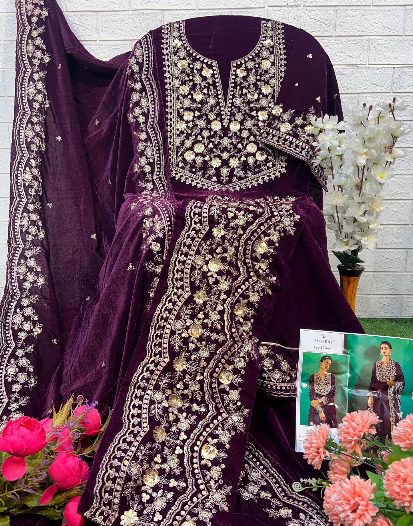 1016 E Florent Embroidery Work Velvet Suits