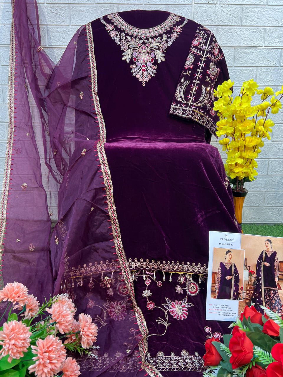 1018C Florent Embroidery Velvet Suits