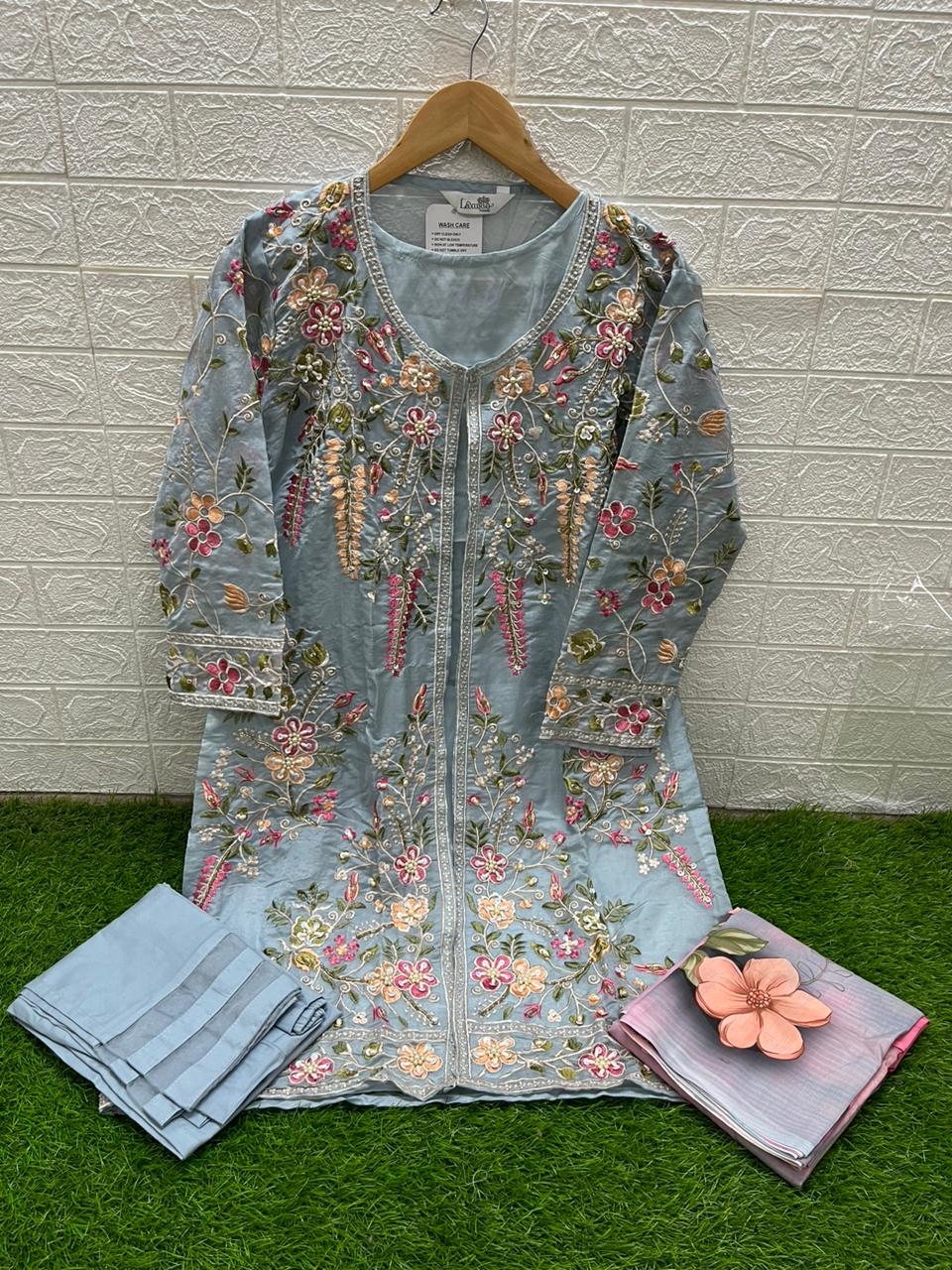 1421 Laxuria Trendz Organza Pakistani Readymade Suits