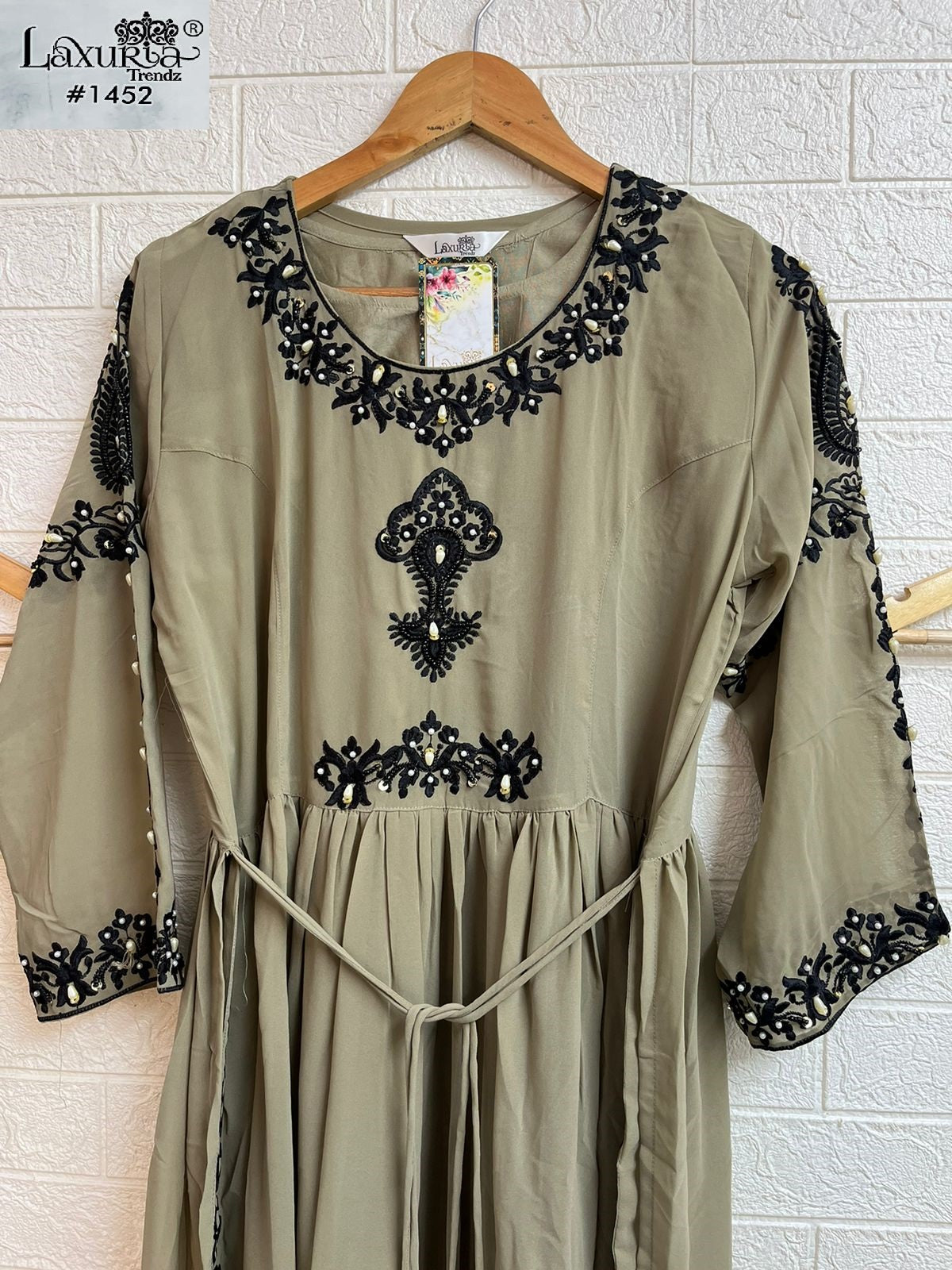 1452 Laxuria Trendz Georgette Pakistani Readymade Suits