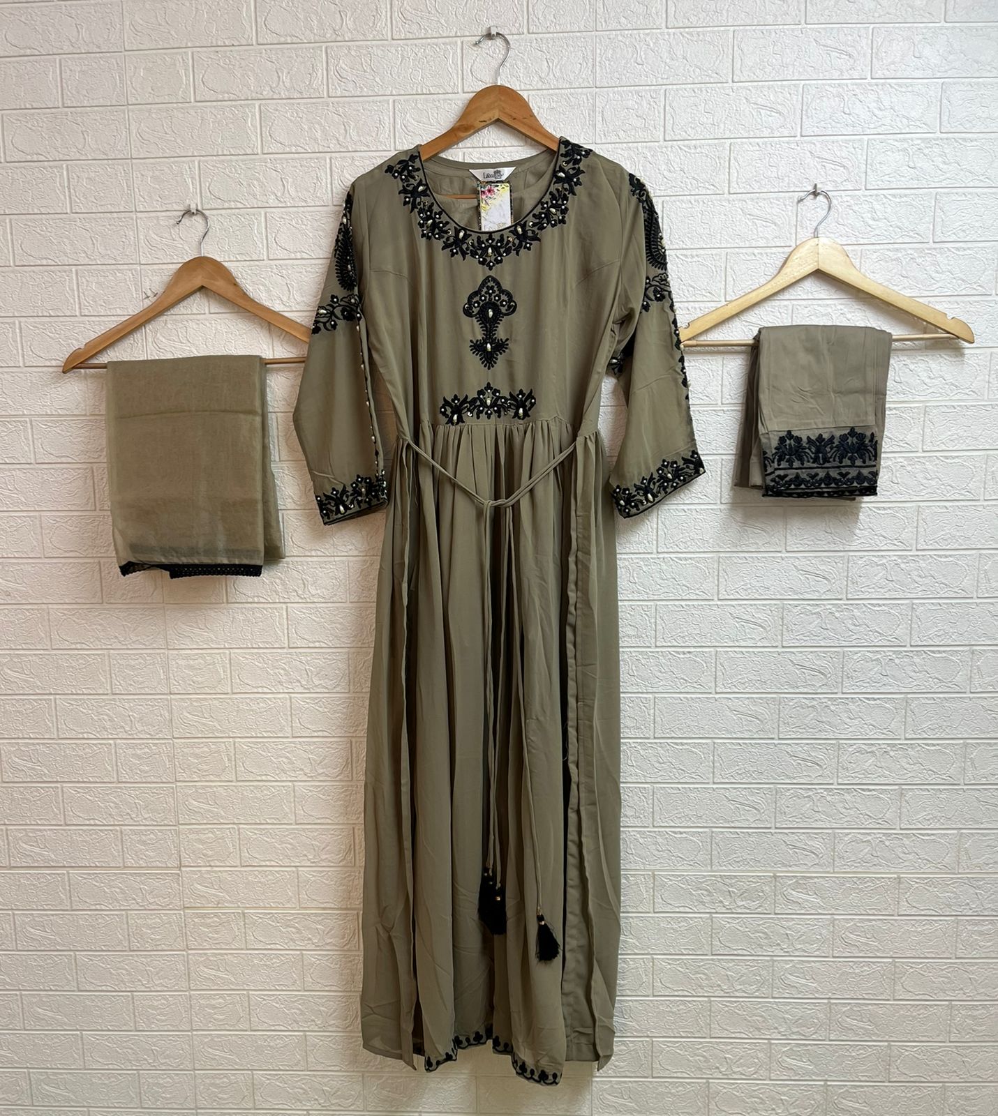 1452 Laxuria Trendz Georgette Pakistani Readymade Suits