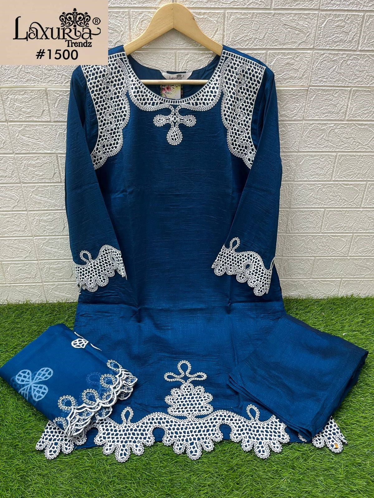 1500 Valley Green Laxuria Trendz Vichitra Silk Pakistani Readymade Suits