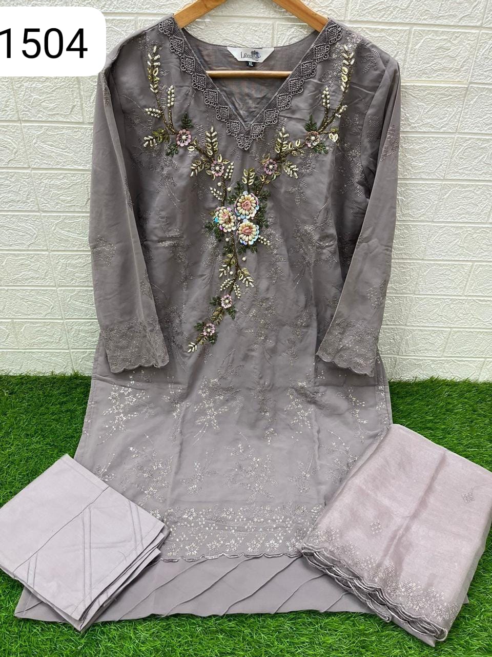 1504 Purple Laxuria Trendz Fox Georgette Pakistani Readymade Suits – Heriska