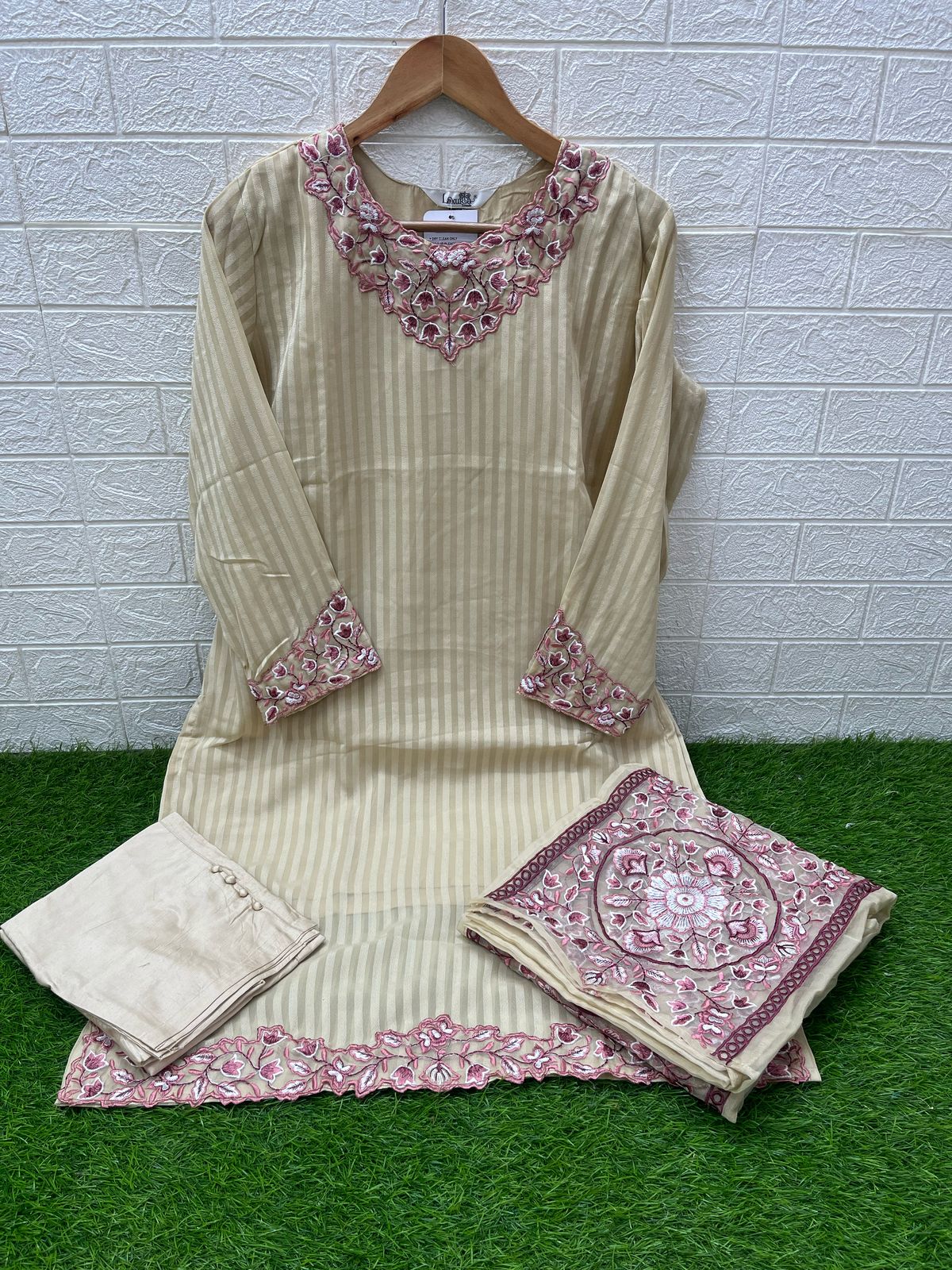 1508 Cream Laxuria Trendz Georgette Pakistani Readymade Suits