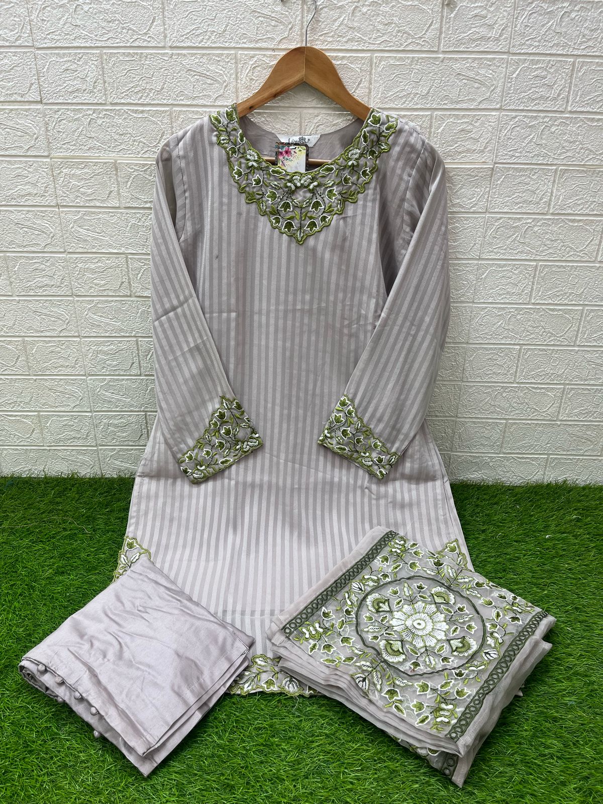 1508 Grey Laxuria Trendz Georgette Pakistani Readymade Suits