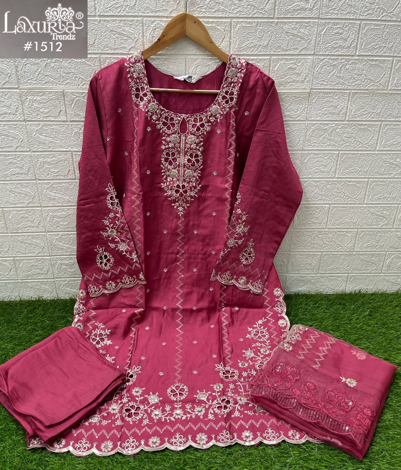 1512 Pink Laxuria Trendz Vetican Pakistani Readymade Suits