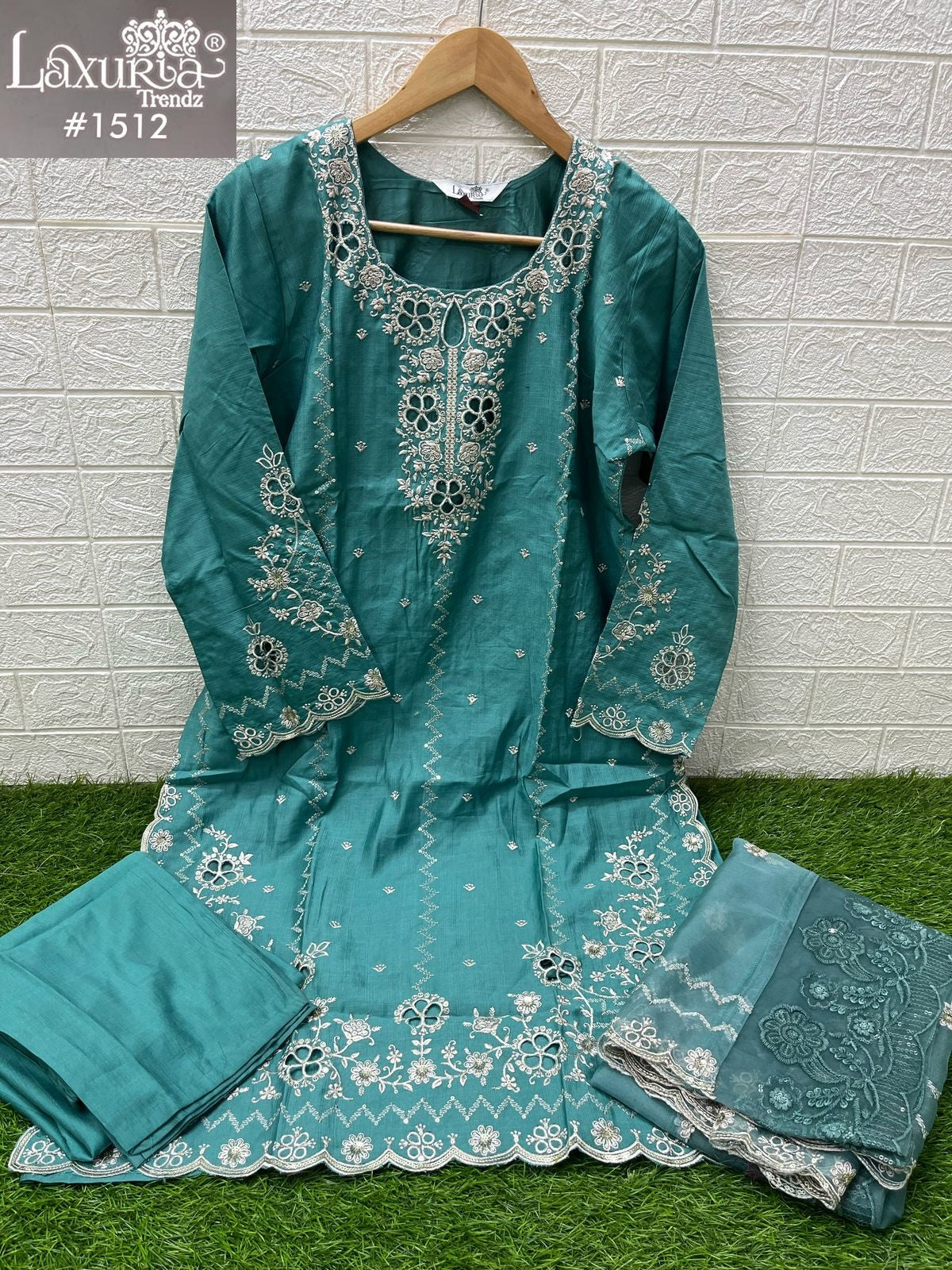 1512 Sky Laxuria Trendz Vetican Pakistani Readymade Suits
