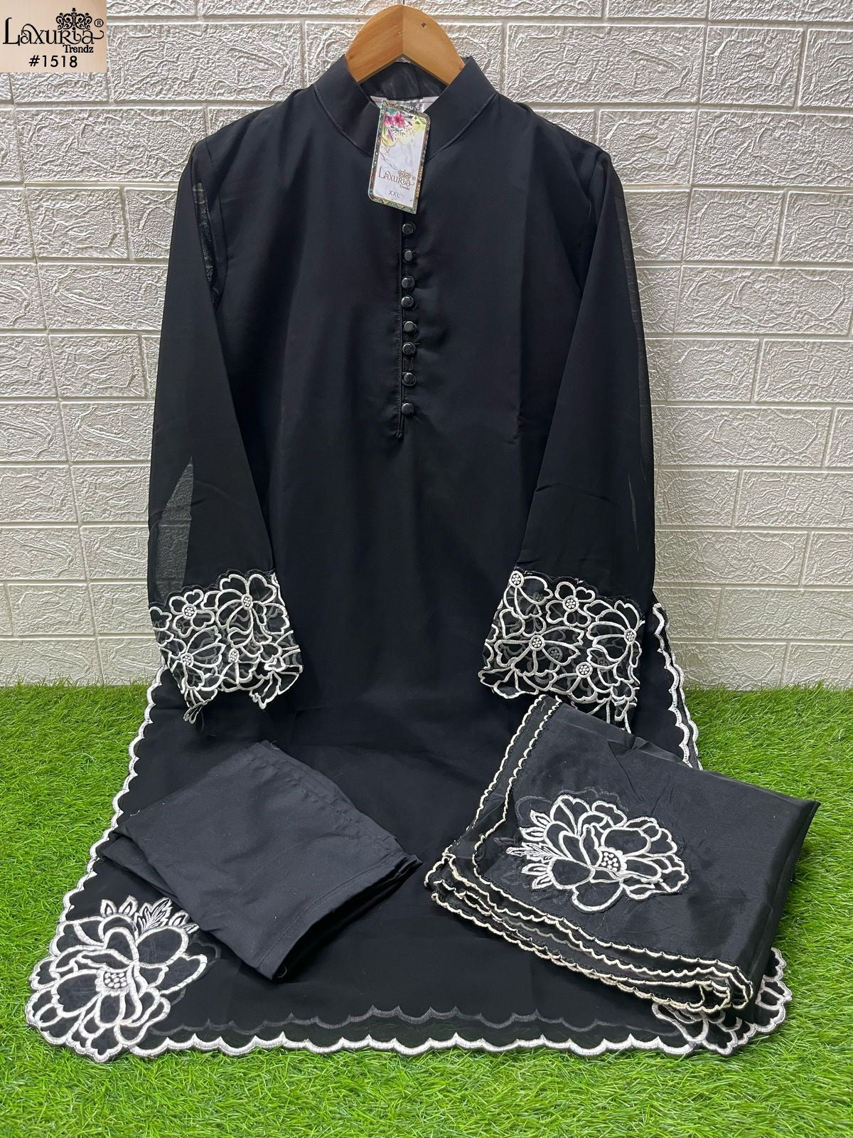 1518 Laxuria Trendz Fox Georgette Pakistani Readymade Suits