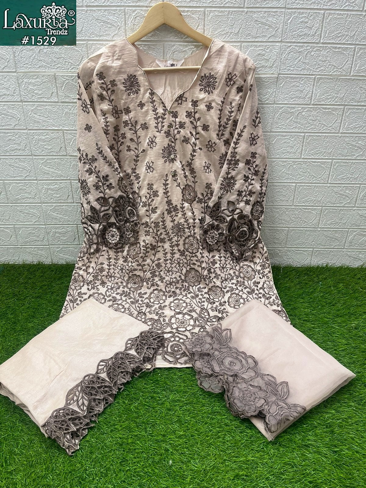 1529 Cream Laxuria Trendz Vichitra Pakistani Readymade Suits