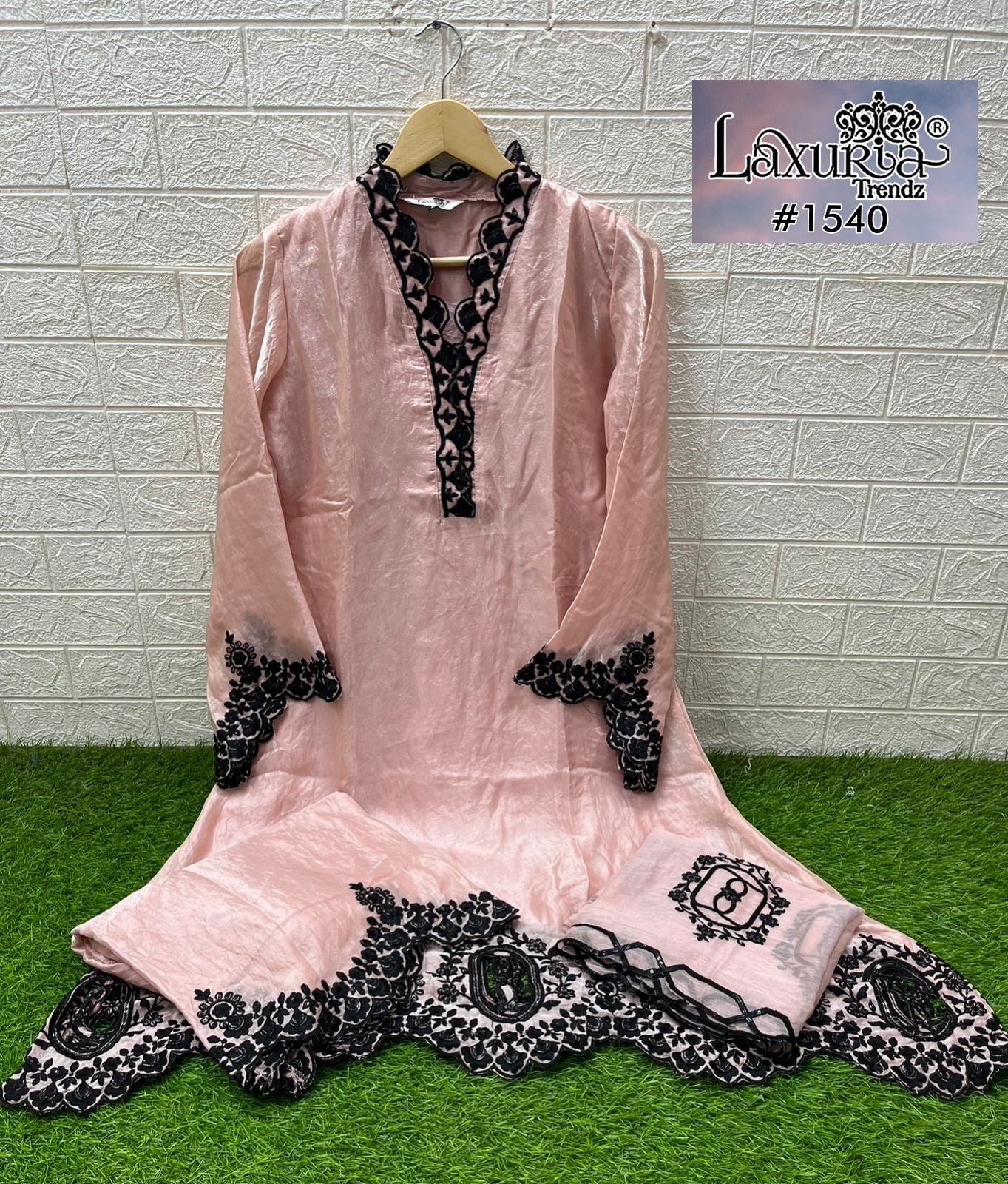 1540 Dusty Rose Laxuria Trendz Fandy Pakistani Readymade Suits