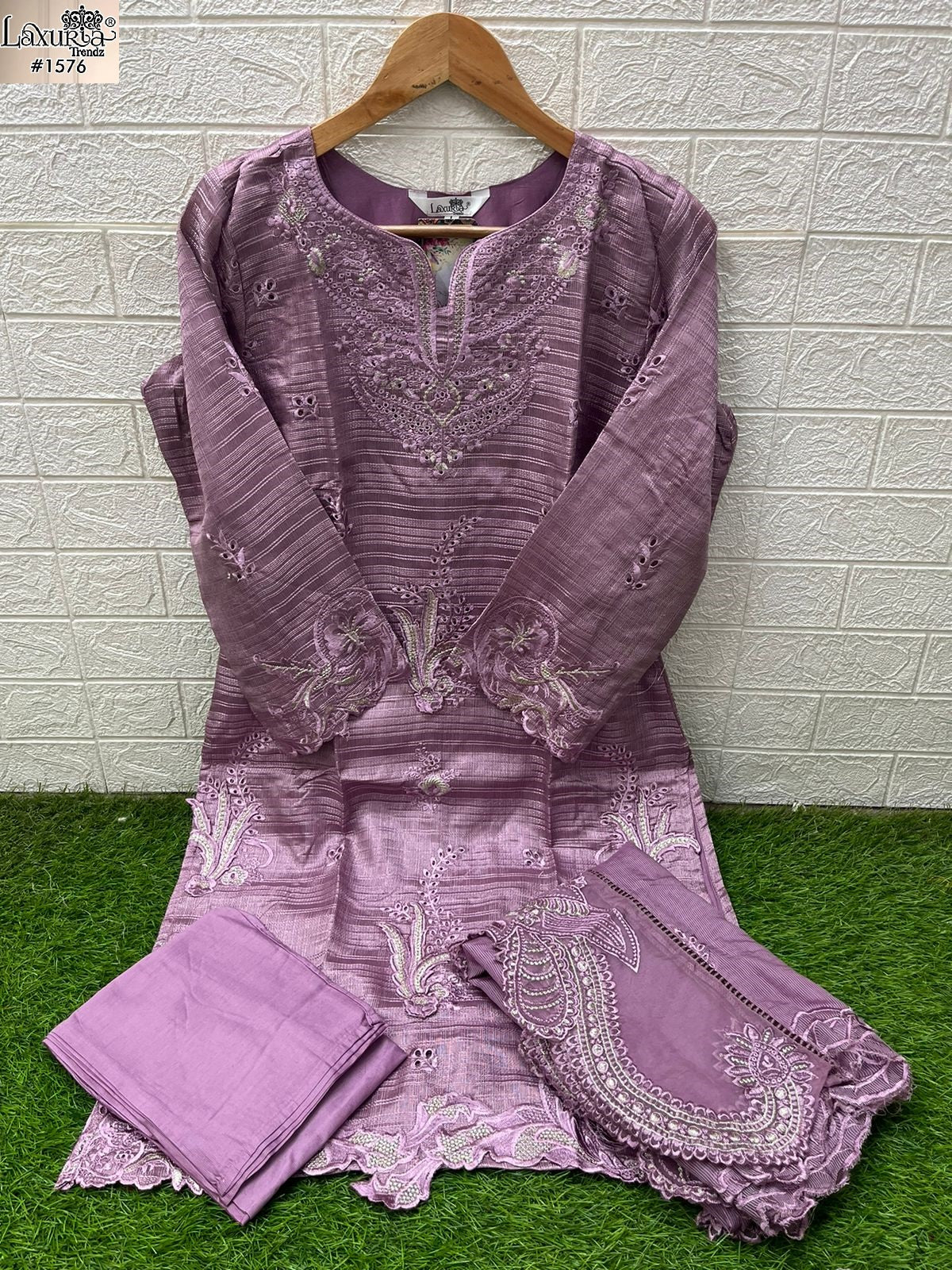 1576 Lavender Laxuria Trendz Torrento Slub Pakistani Readymade Suits