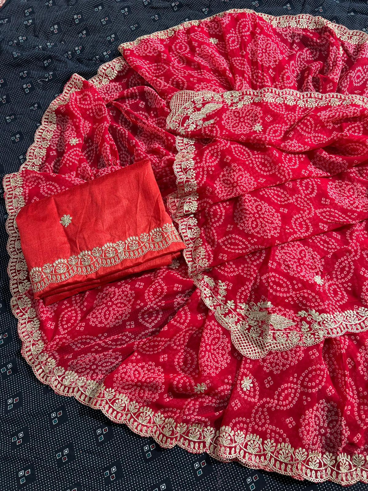 18301 Vedika Jalnidhi Bandhej Sarees