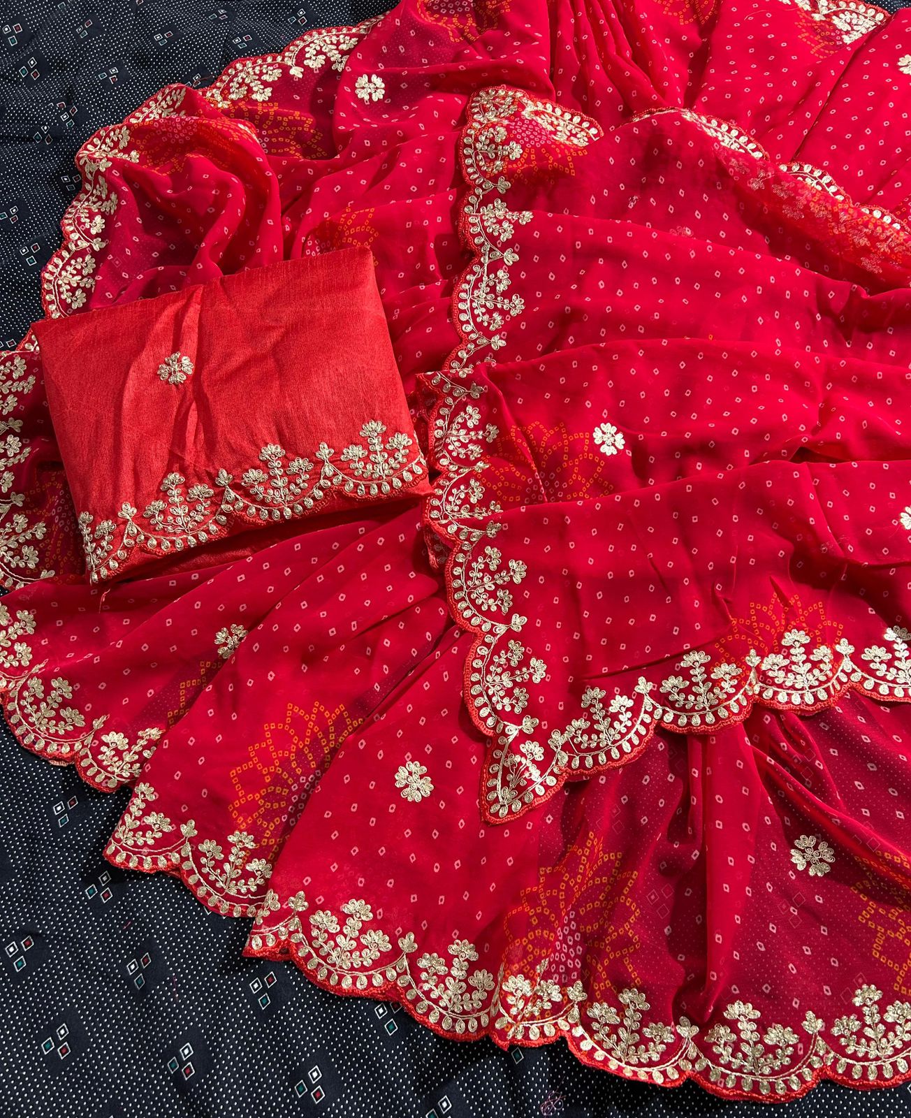 18305 Vedika Jalnidhi Bandhej Sarees