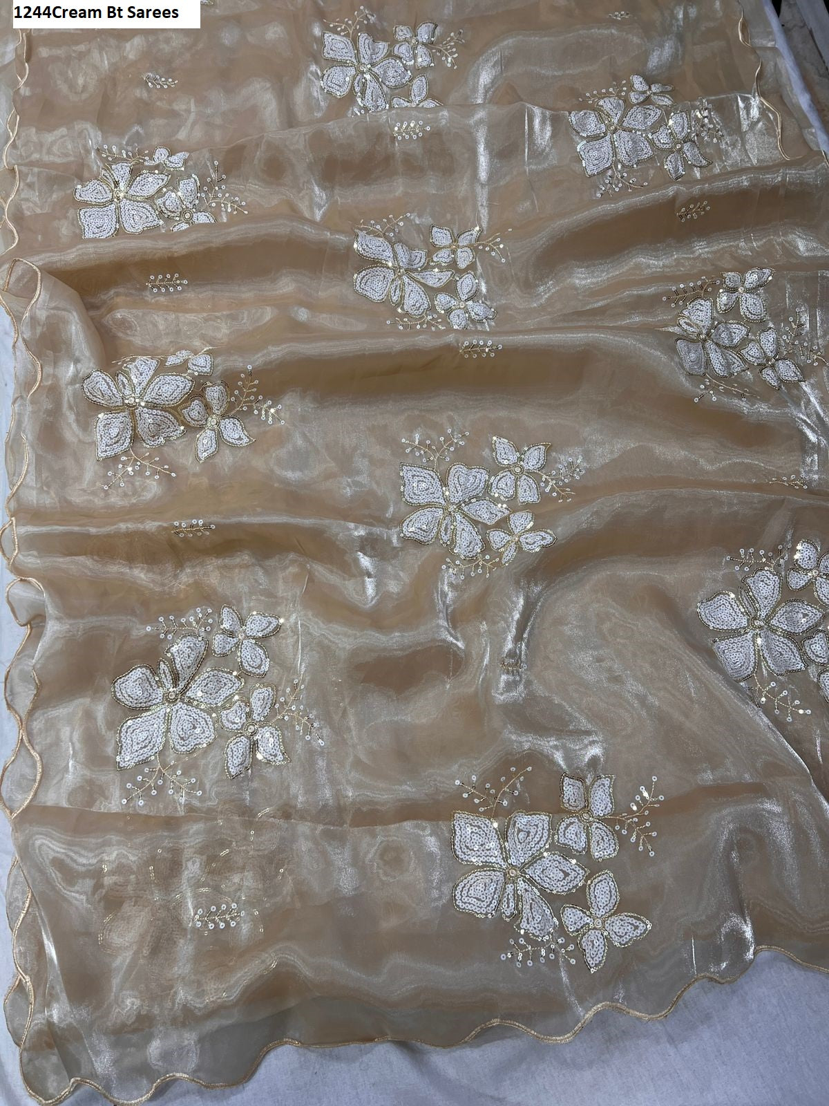 1244Cream Bt Sarees