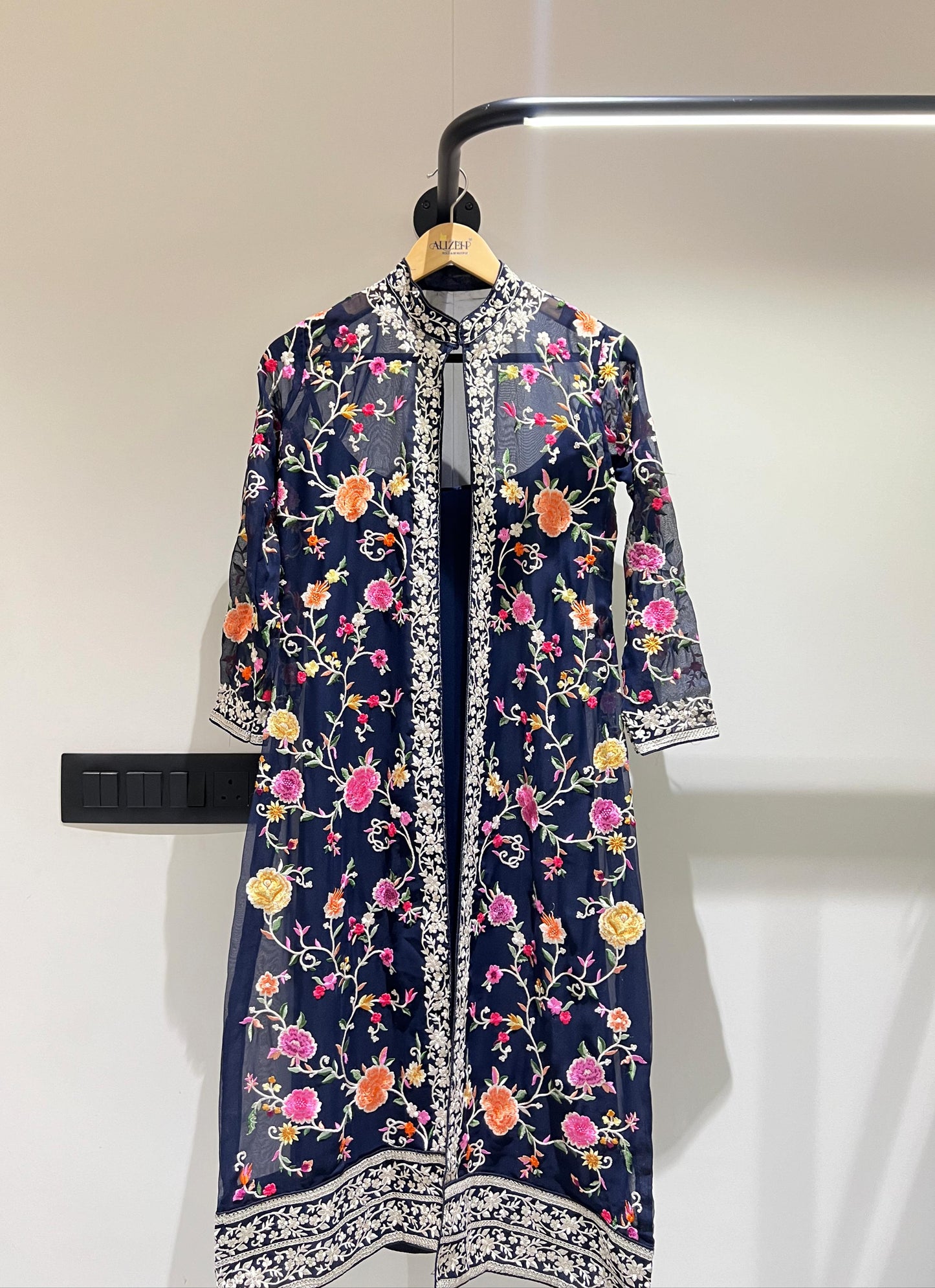 2052C Alizeh Unstitched Suits