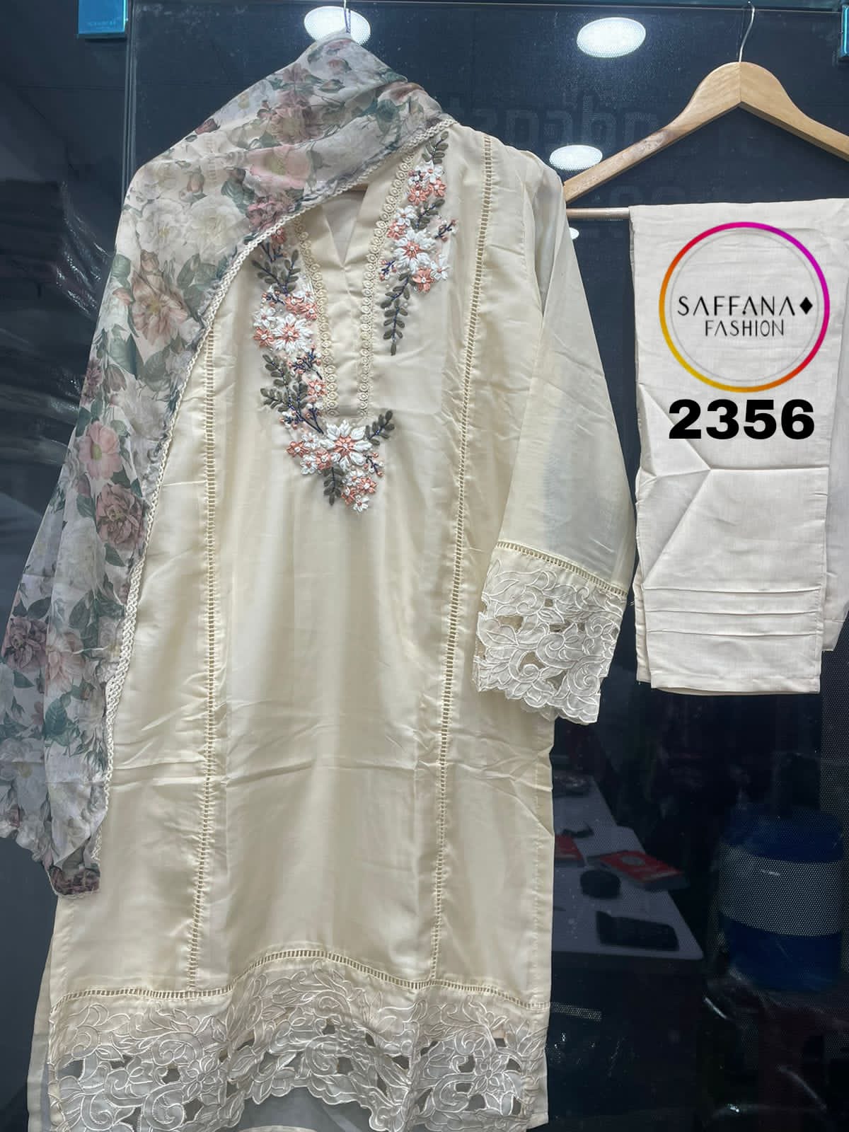 2356Off White Saffana Pakistani Readymade Suits