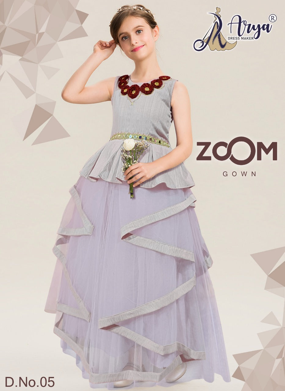 Zoom 05 Adm Girls Gown