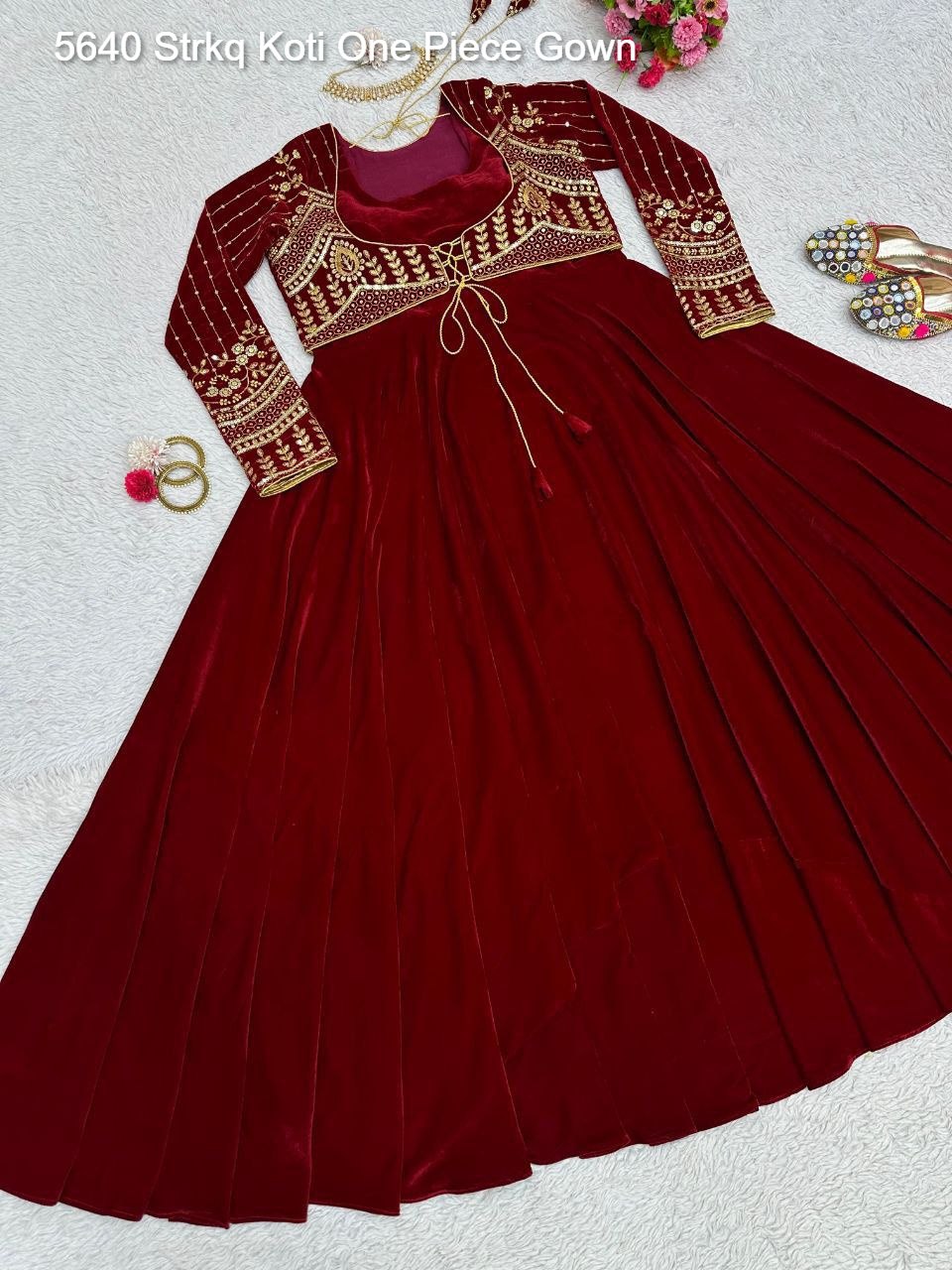 5640 Strkq Koti One Piece Gown