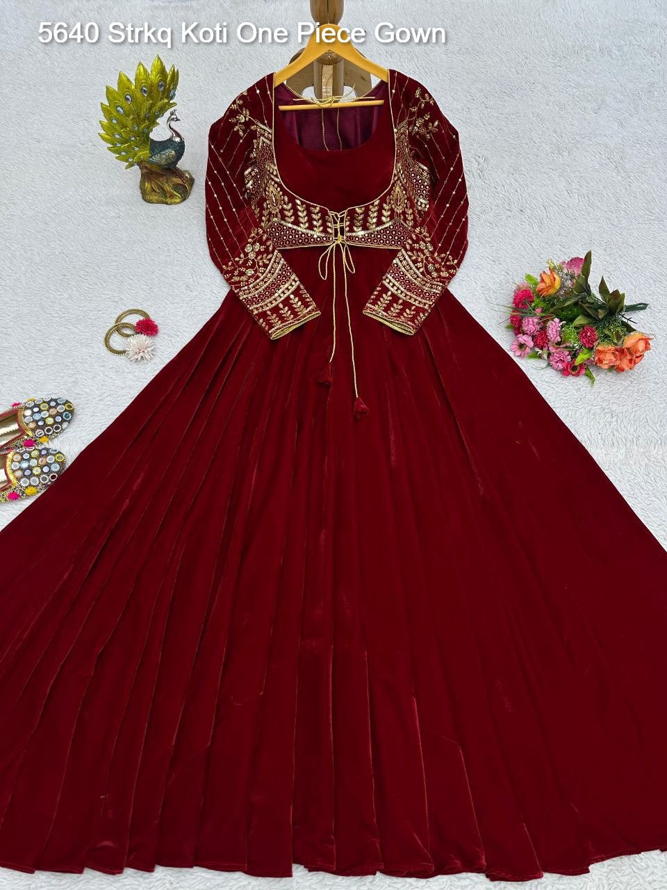 5640 Strkq Koti One Piece Gown
