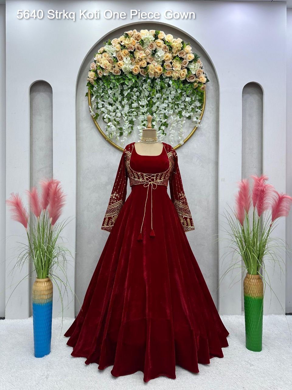 5640 Strkq Koti One Piece Gown