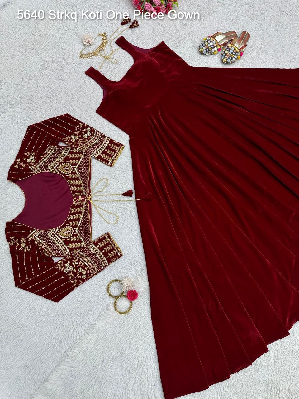 5640 Strkq Koti One Piece Gown