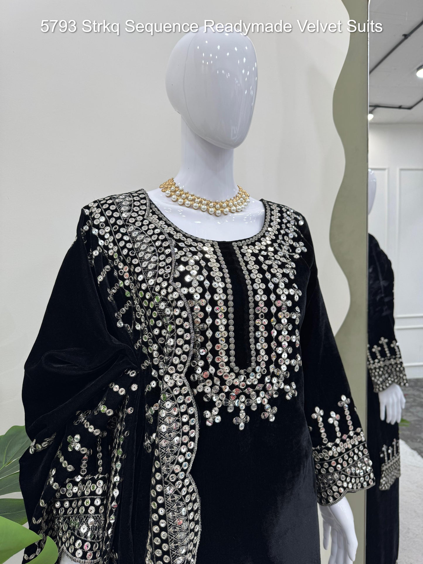 5793 Strkq Sequence Readymade Velvet Suits