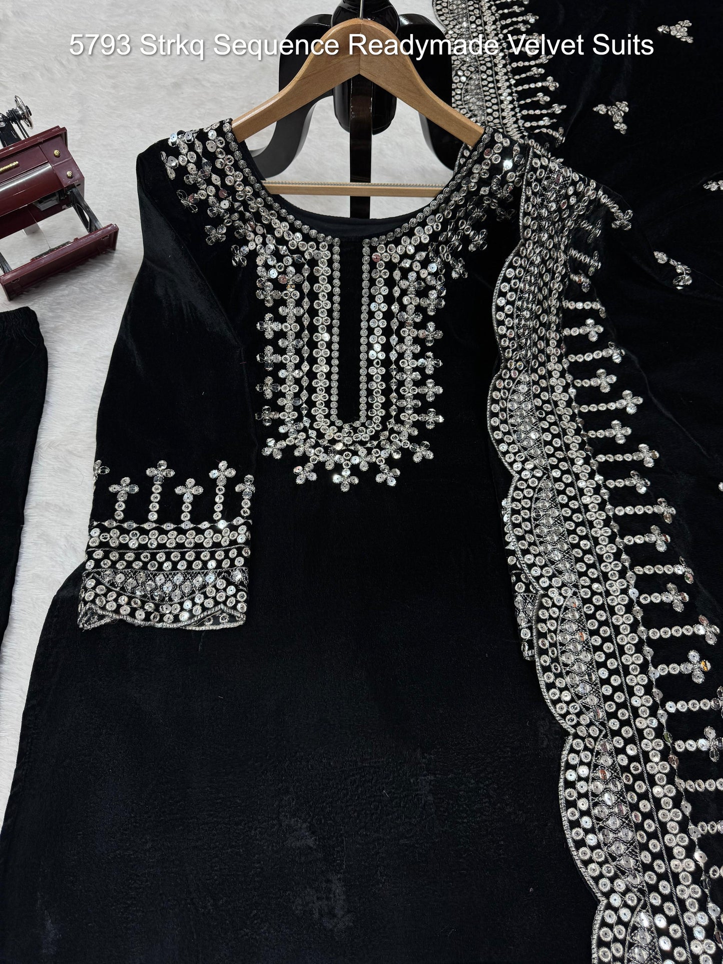 5793 Strkq Sequence Readymade Velvet Suits
