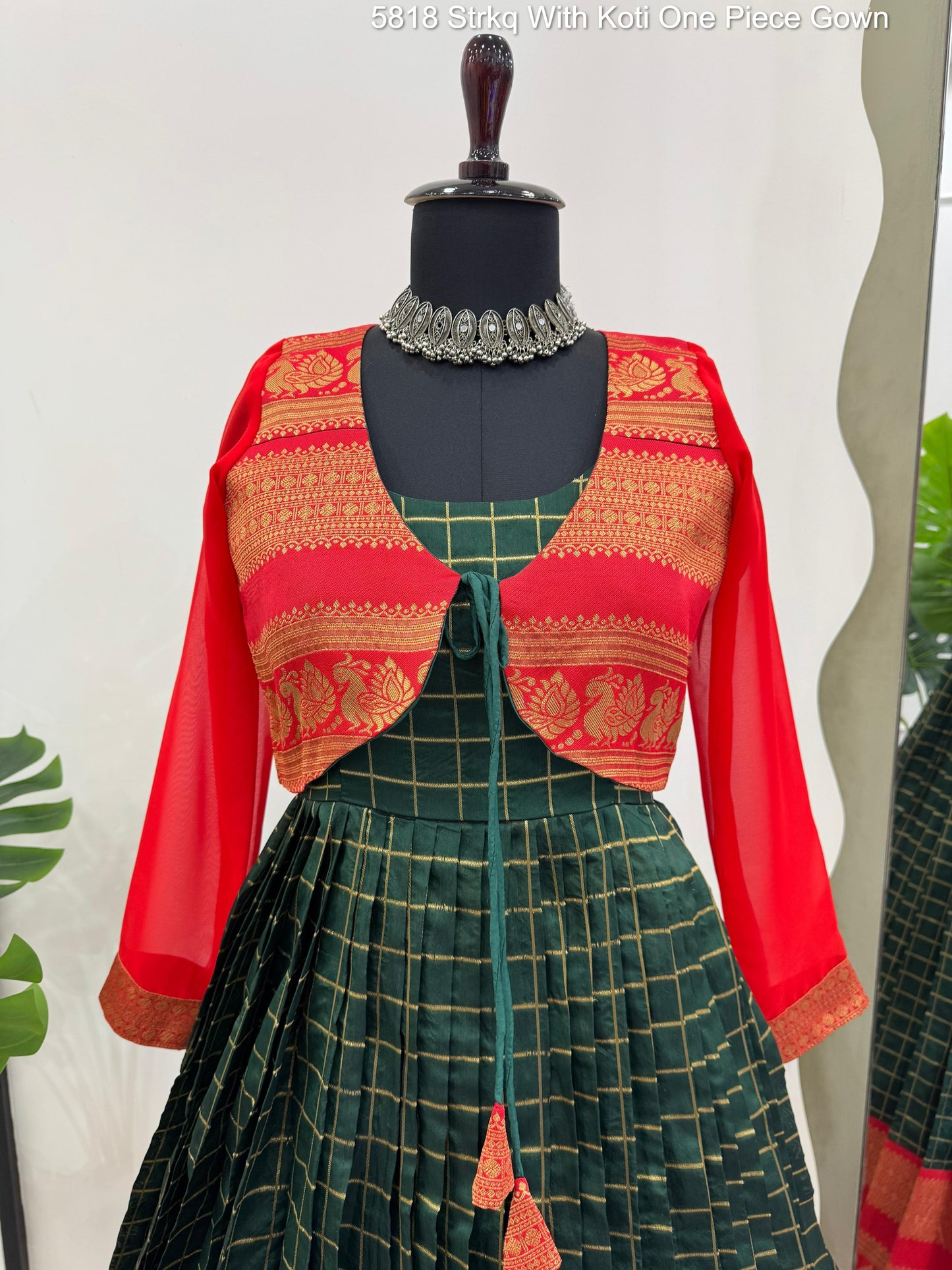 5818 Strkq With Koti One Piece Gown