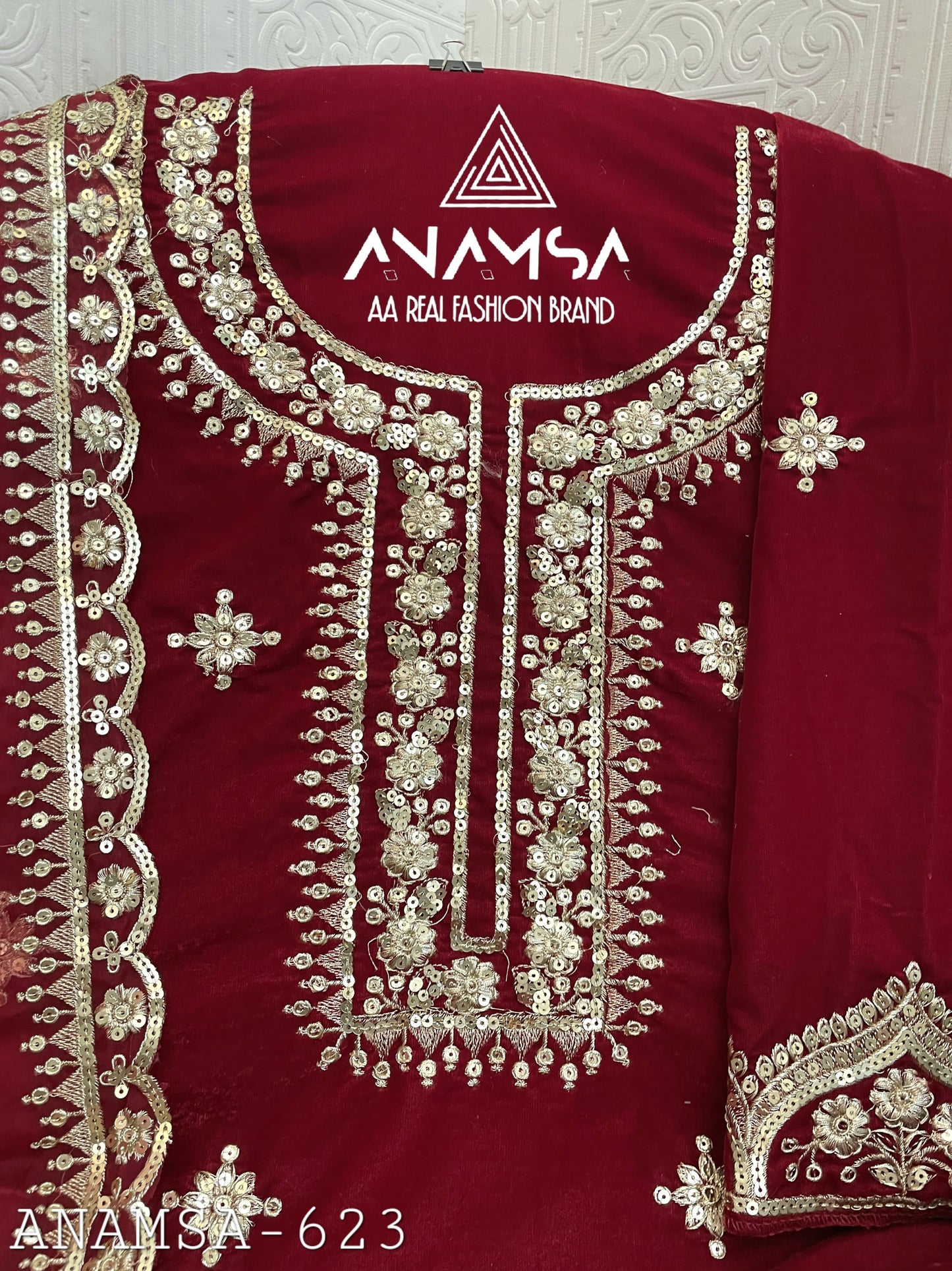 623 Anamsa Embroidered Velvet Suits