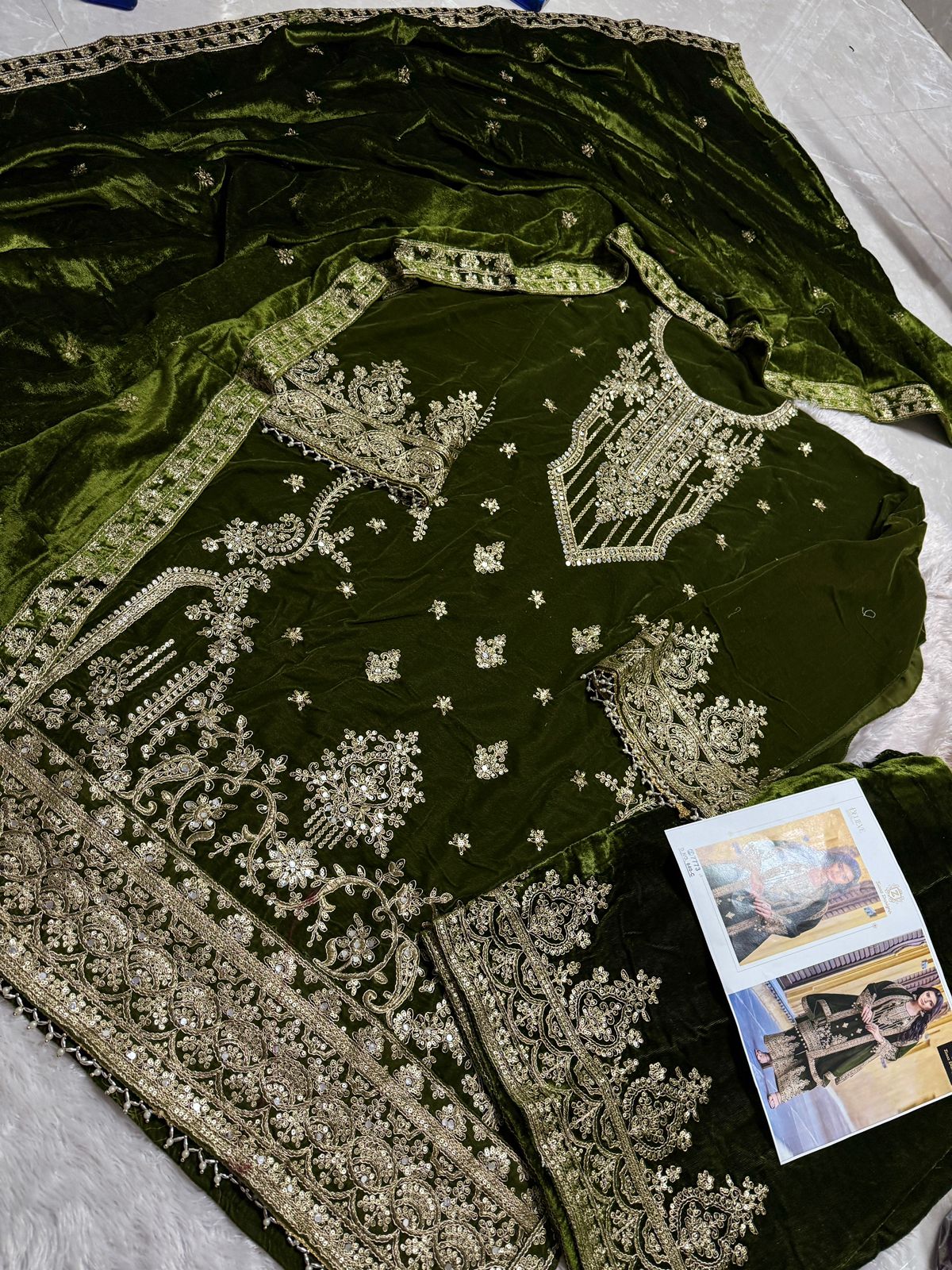 640C Ziaaz Designs Vekvet Pakistani Readymade Suits