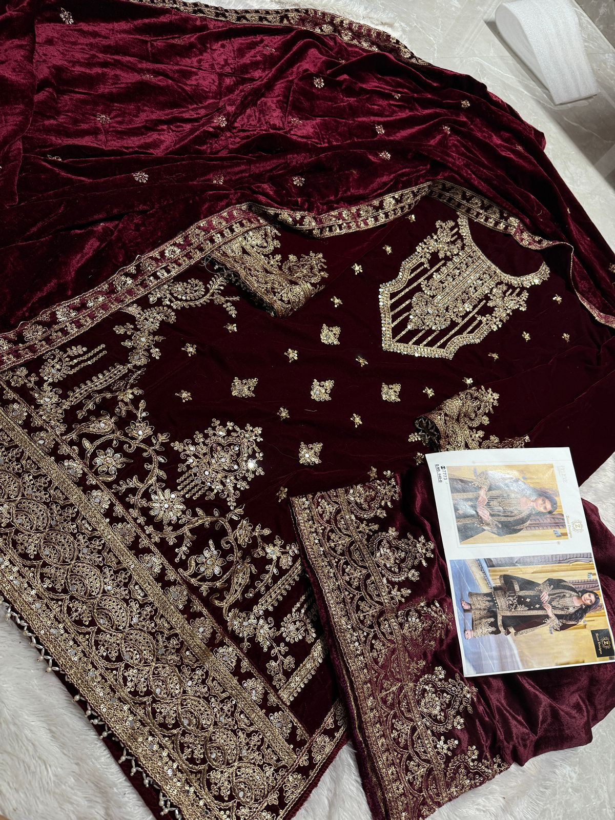 640D Ziaaz Designs Velvet Pakistani Readymade Suits