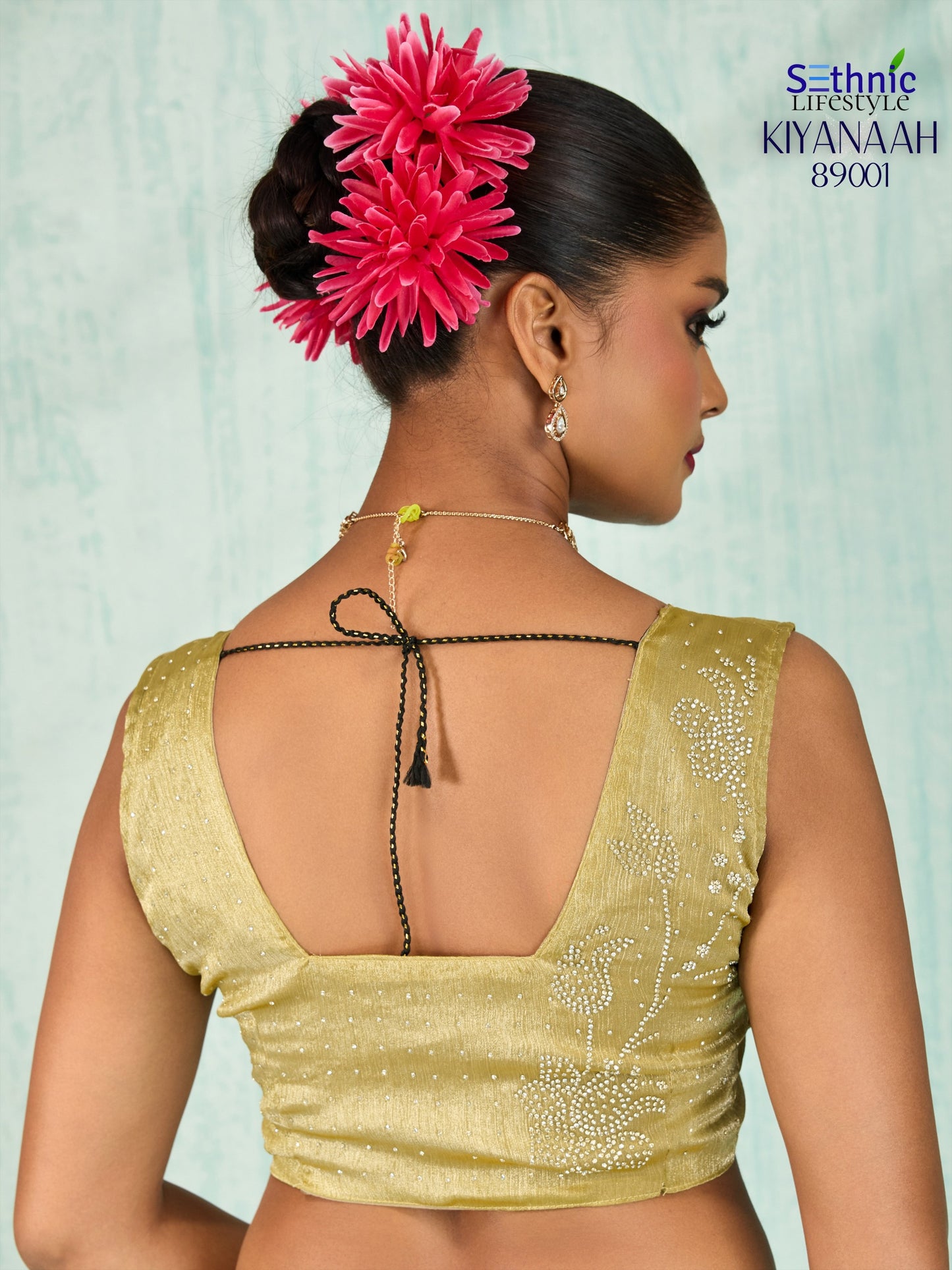 89001 Kiyanaah Sethnic Velvet Chiffon Sarees