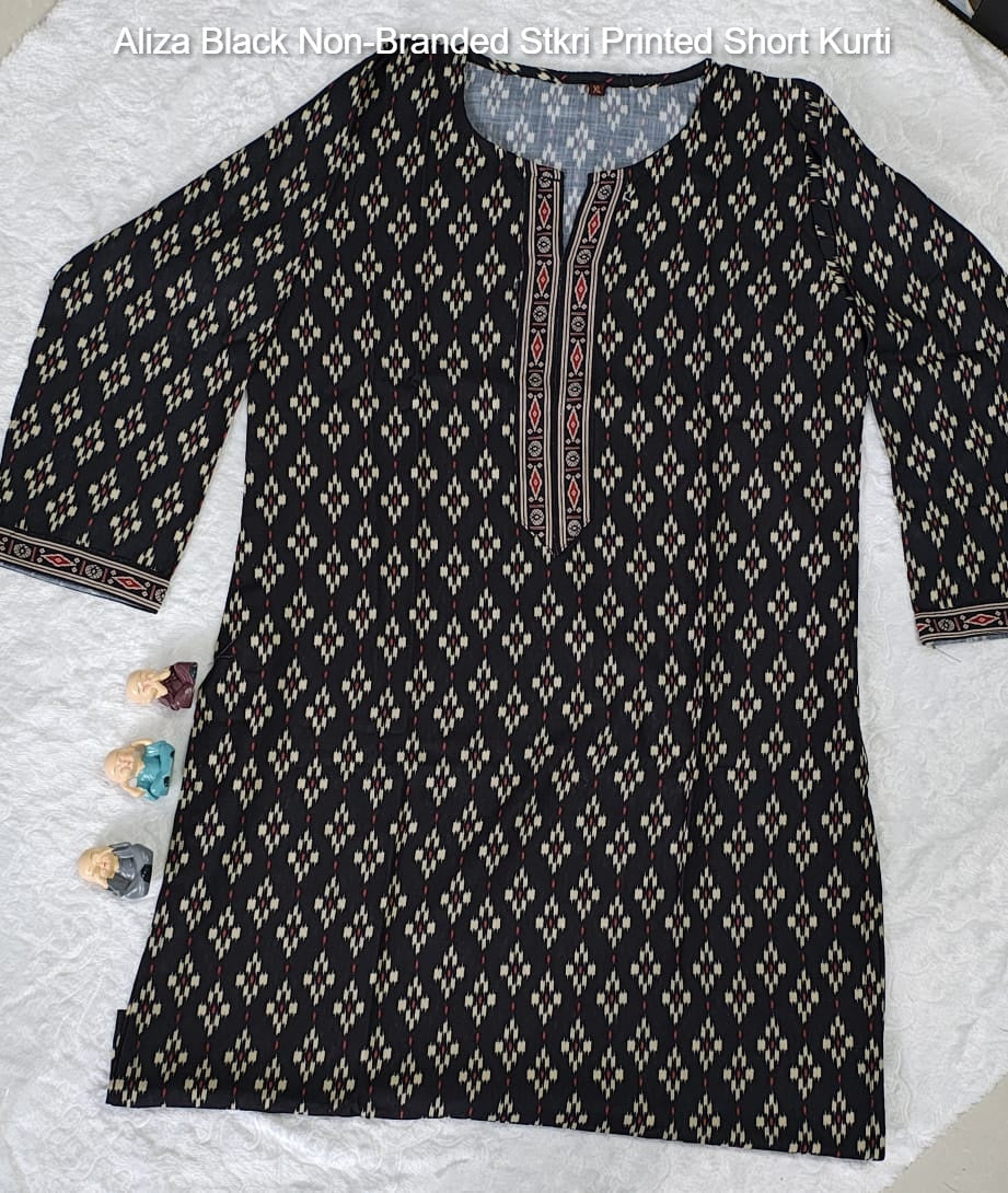 Aliza Black Non-Branded Stkri Printed Short Kurti