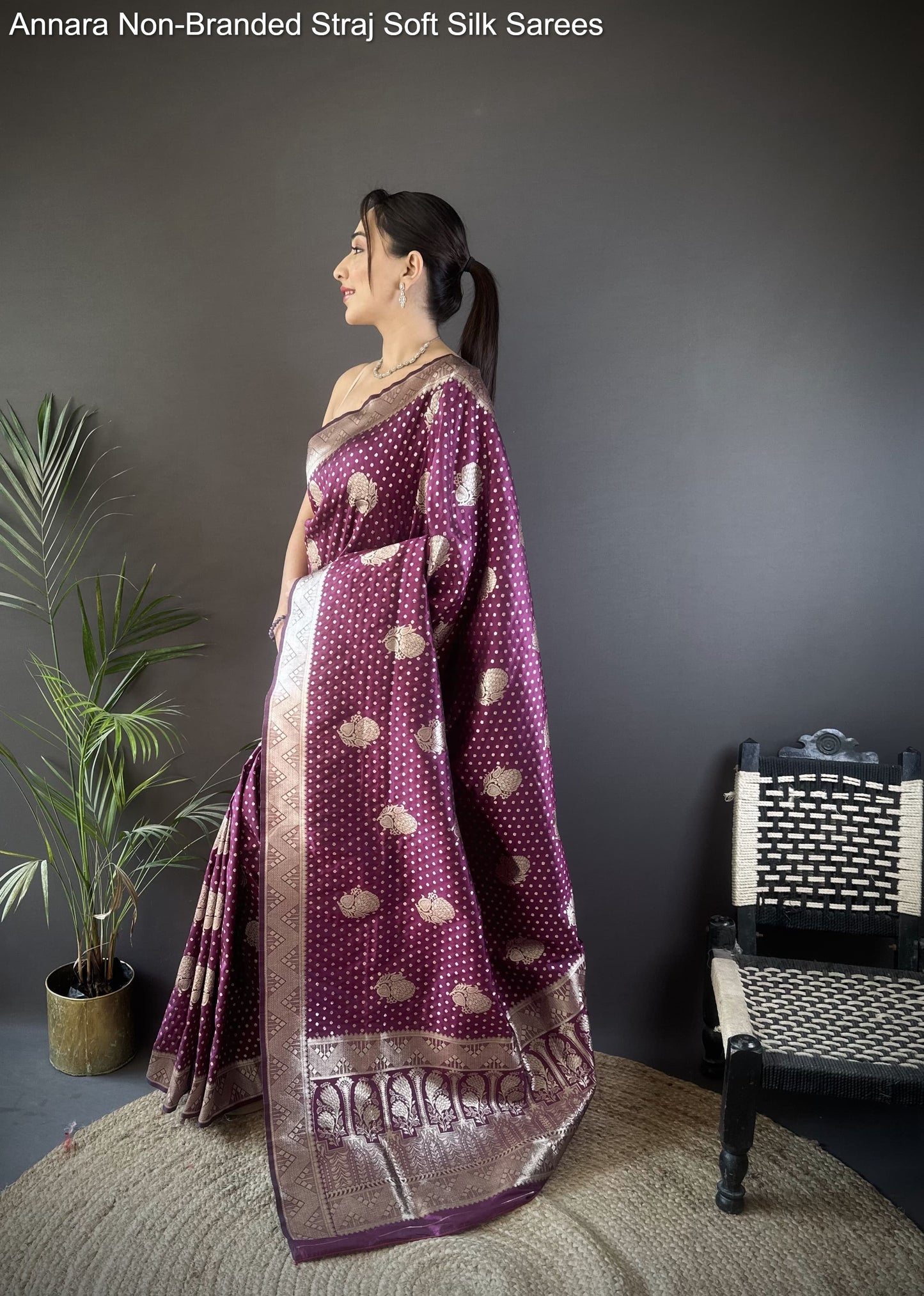 Annara Non-Branded Straj Soft Silk Sarees