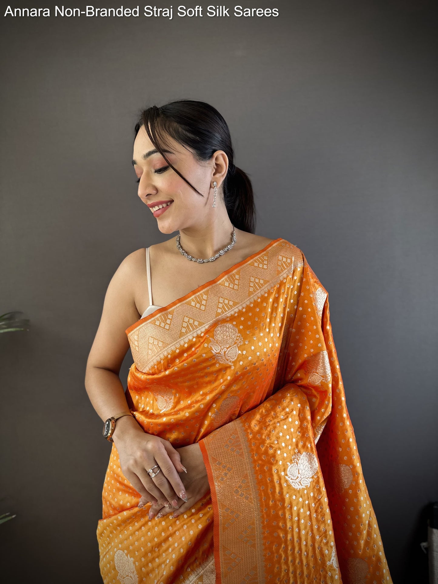 Annara Non-Branded Straj Soft Silk Sarees