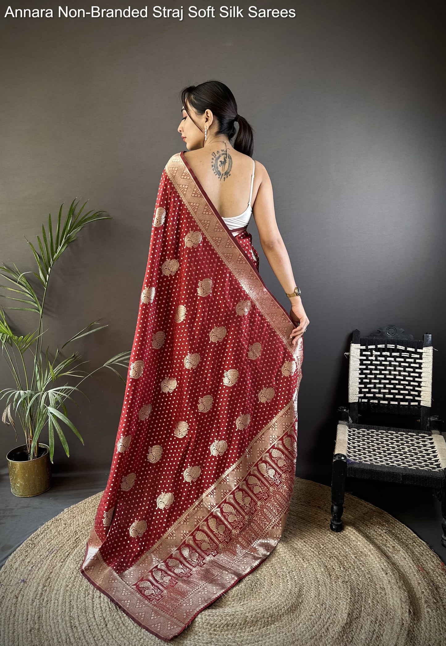 Annara Non-Branded Straj Soft Silk Sarees