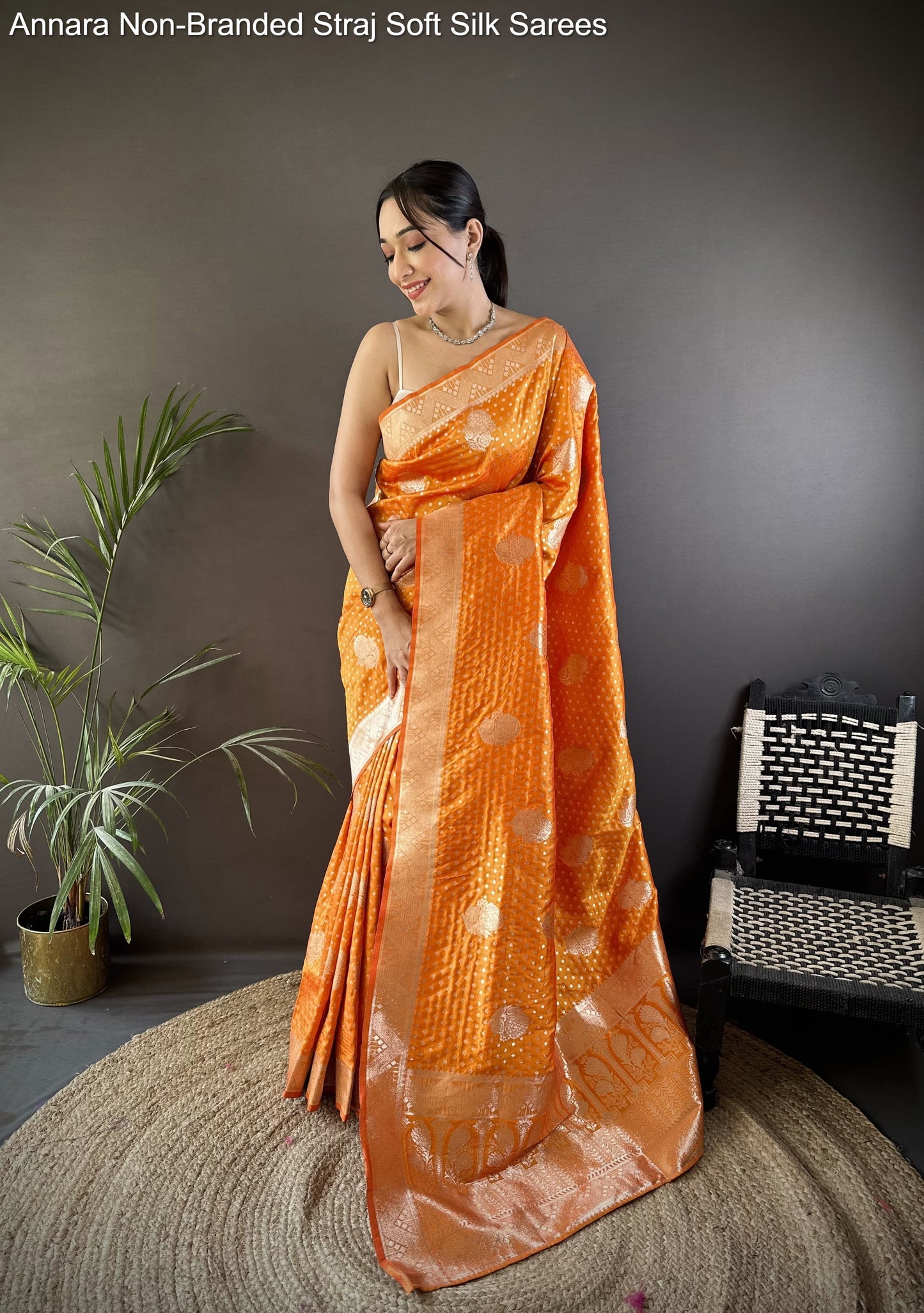Annara Non-Branded Straj Soft Silk Sarees