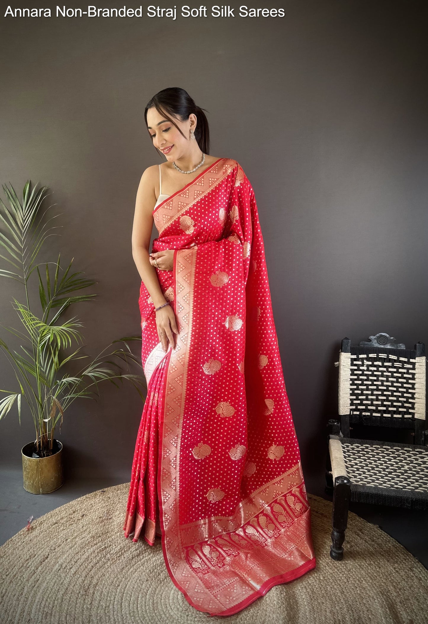 Annara Non-Branded Straj Soft Silk Sarees