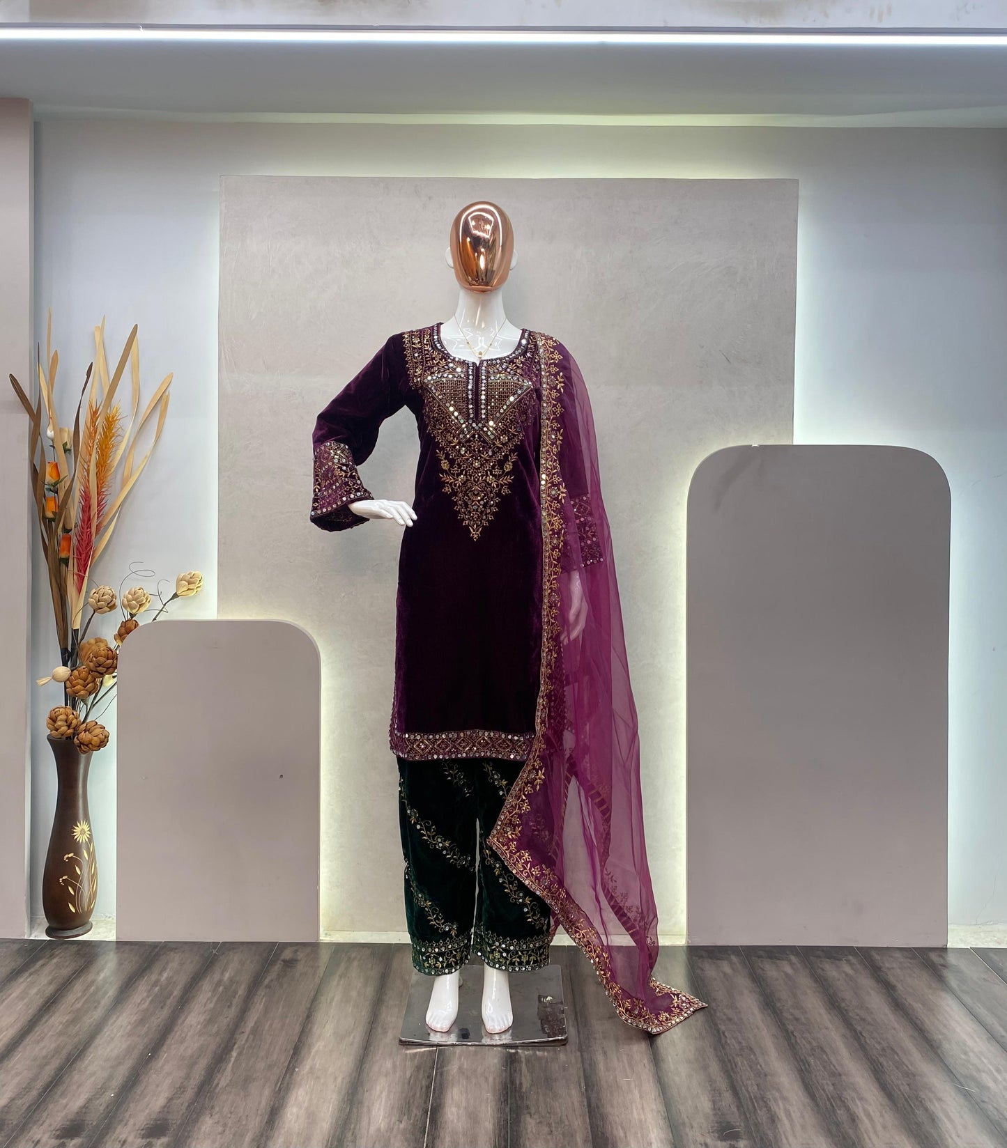 Be-281 Stast Mirror Work Readymade Velvet Suits