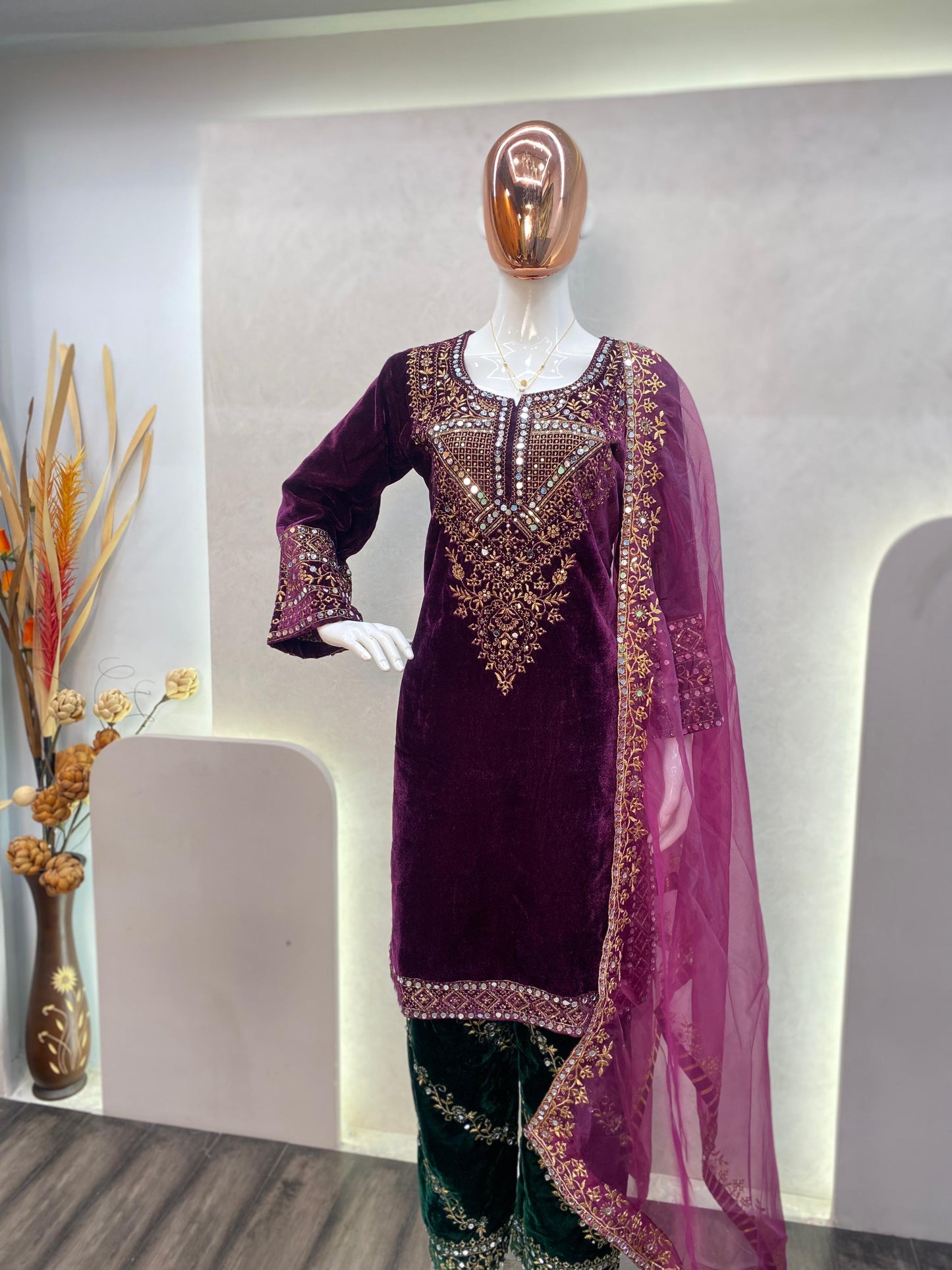 Be-281 Stast Mirror Work Readymade Velvet Suits