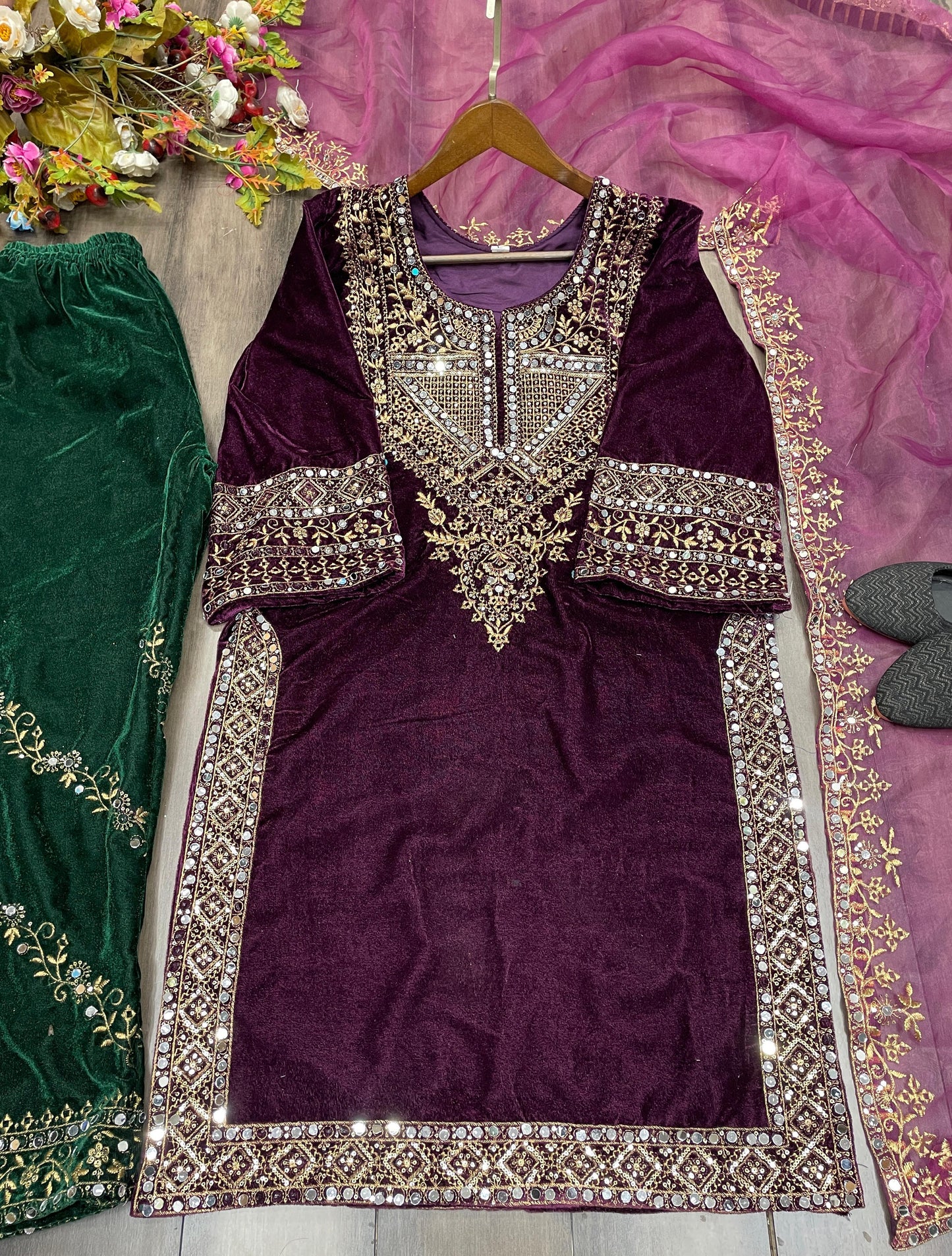 Be-281 Stast Mirror Work Readymade Velvet Suits