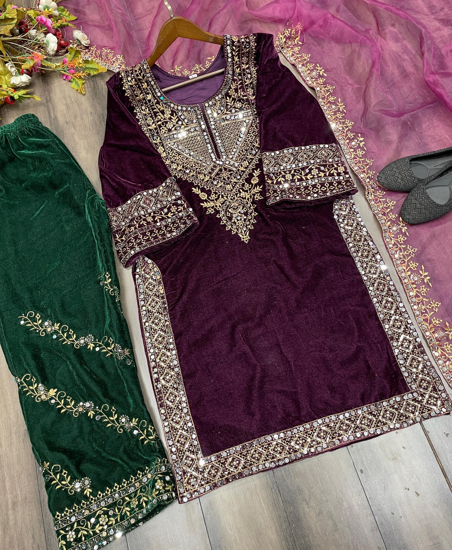 Be-281 Stast Mirror Work Readymade Velvet Suits