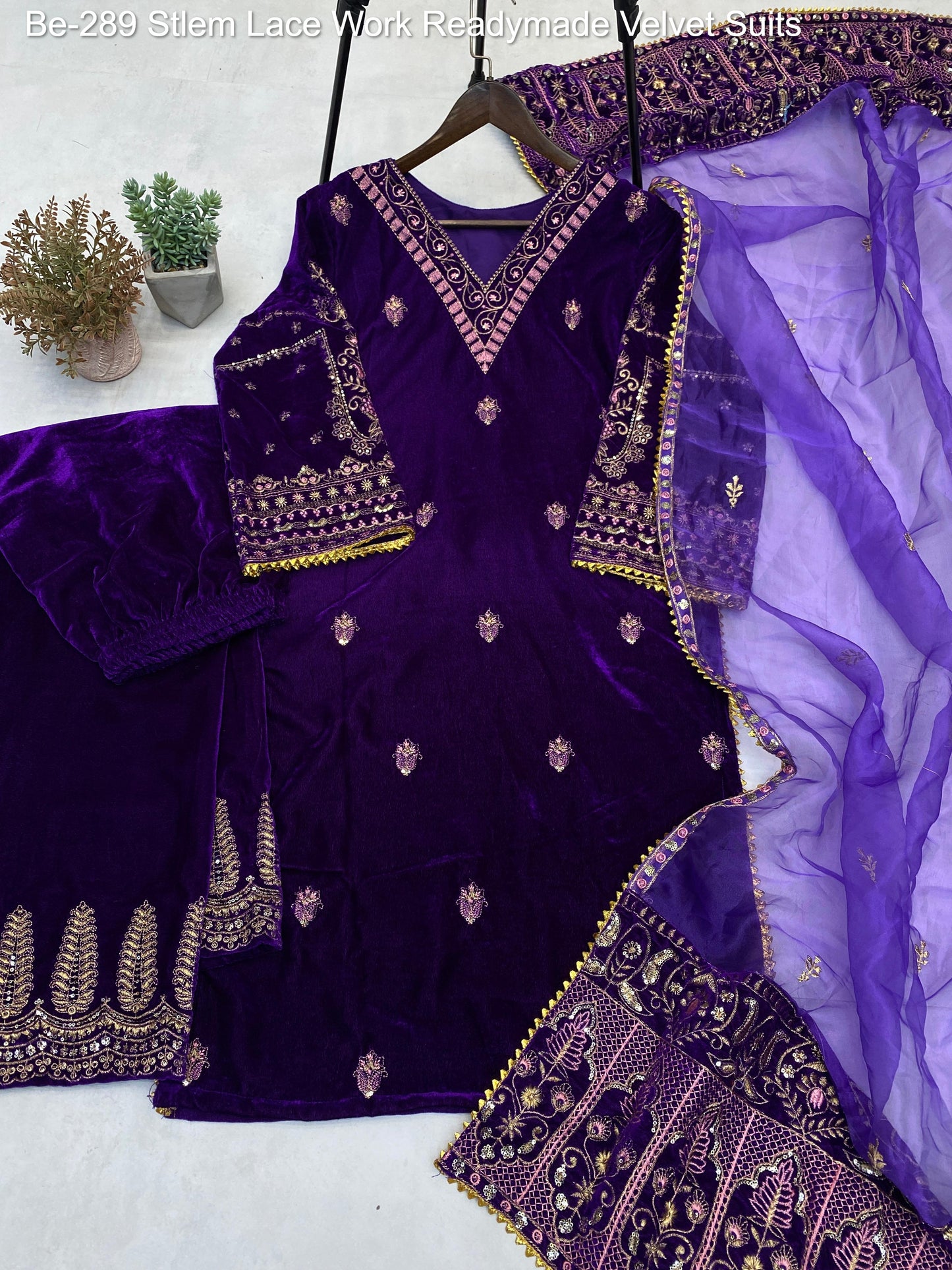 Be-289 Stlem Lace Work Readymade Velvet Suits
