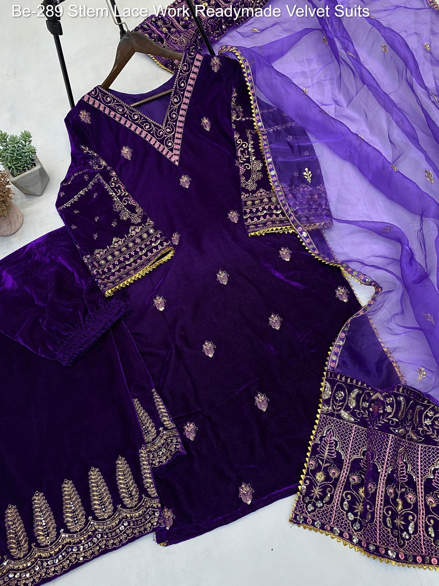 Be-289 Stlem Lace Work Readymade Velvet Suits