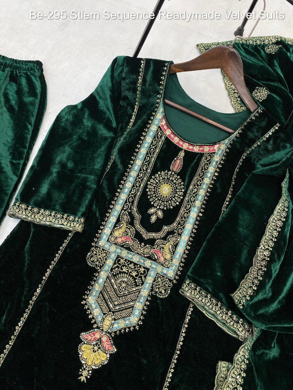 Be-295 Stlem Sequence Readymade Velvet Suits