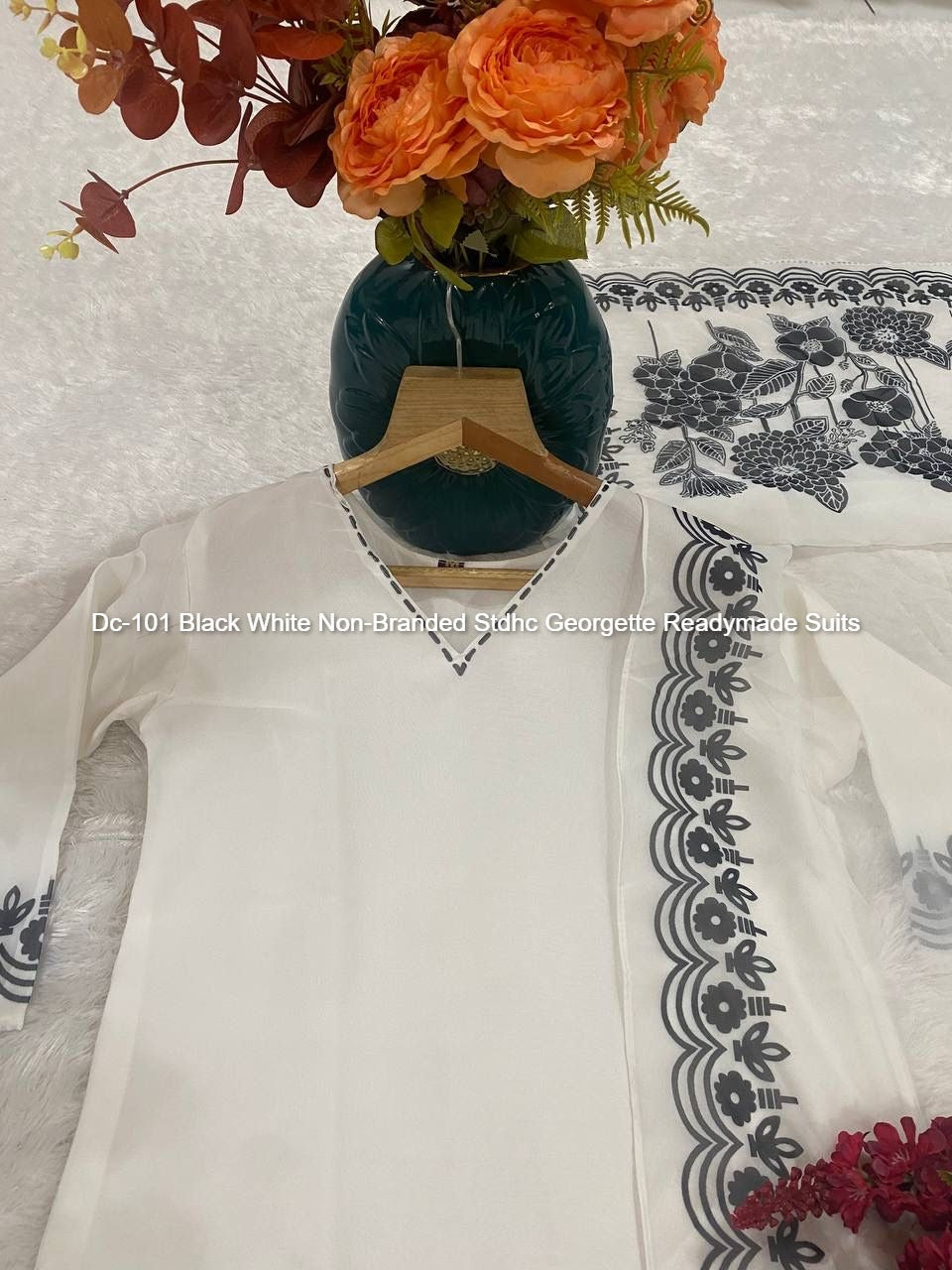 Dc-101 Black White Non-Branded Stdhc Georgette Readymade Suits