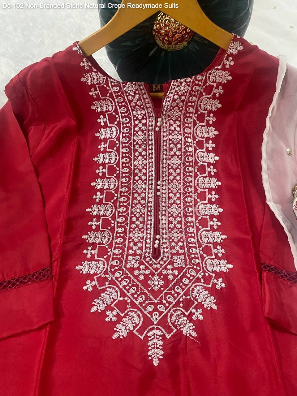 Dc-102 Non-Branded Stdhc Natural Crepe Readymade Suits