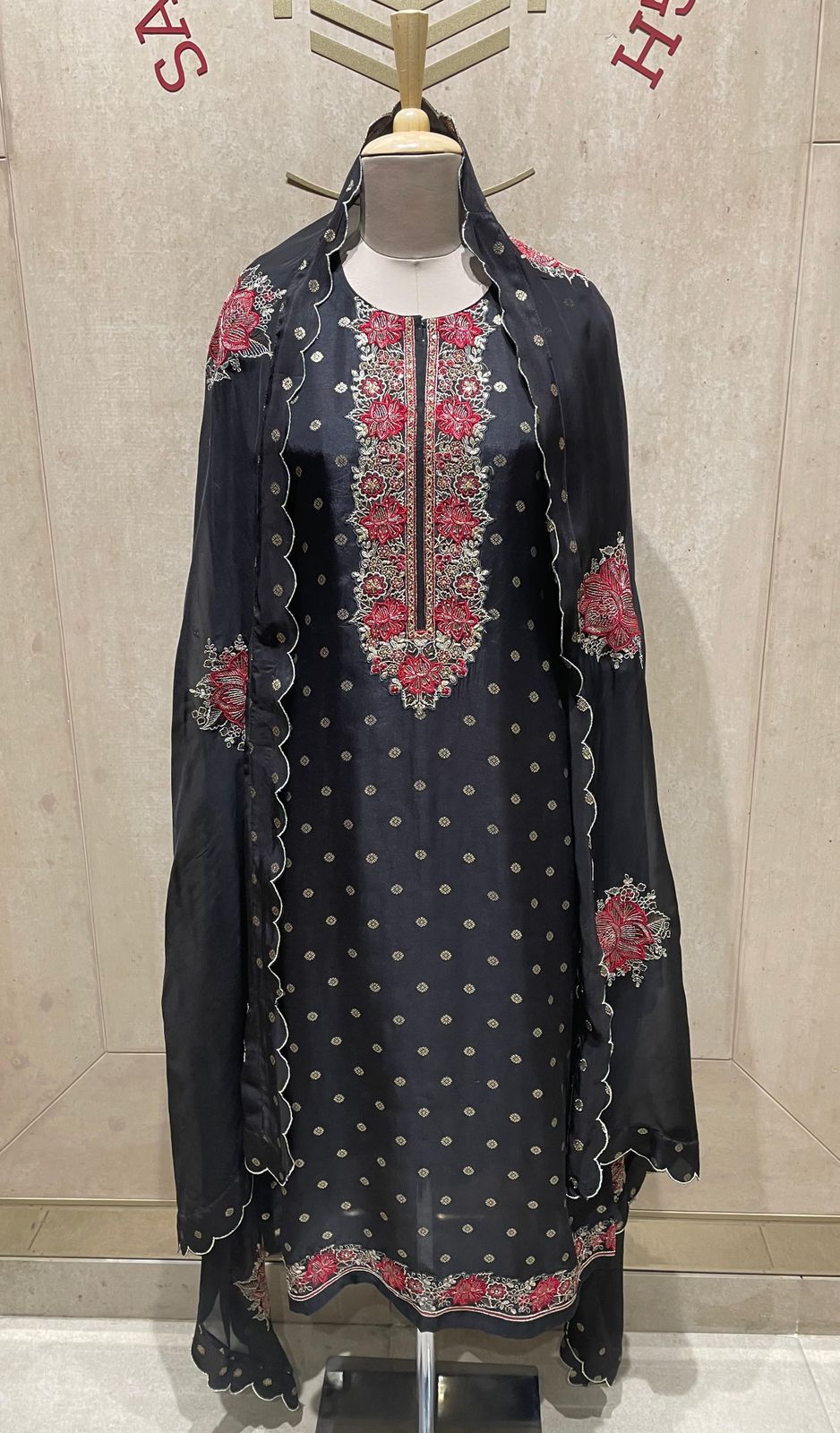 Dhreeta 2082 Naariti Silk Jacquard Unstitched Suits