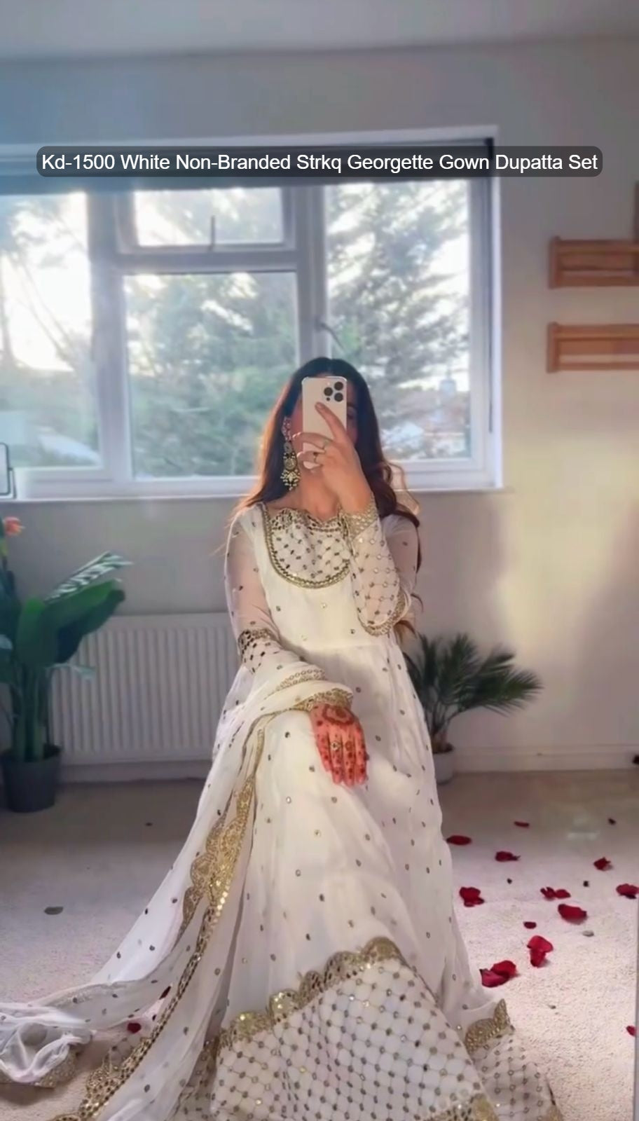 Kd-1500 White Non-Branded Strkq Georgette Gown Dupatta Set