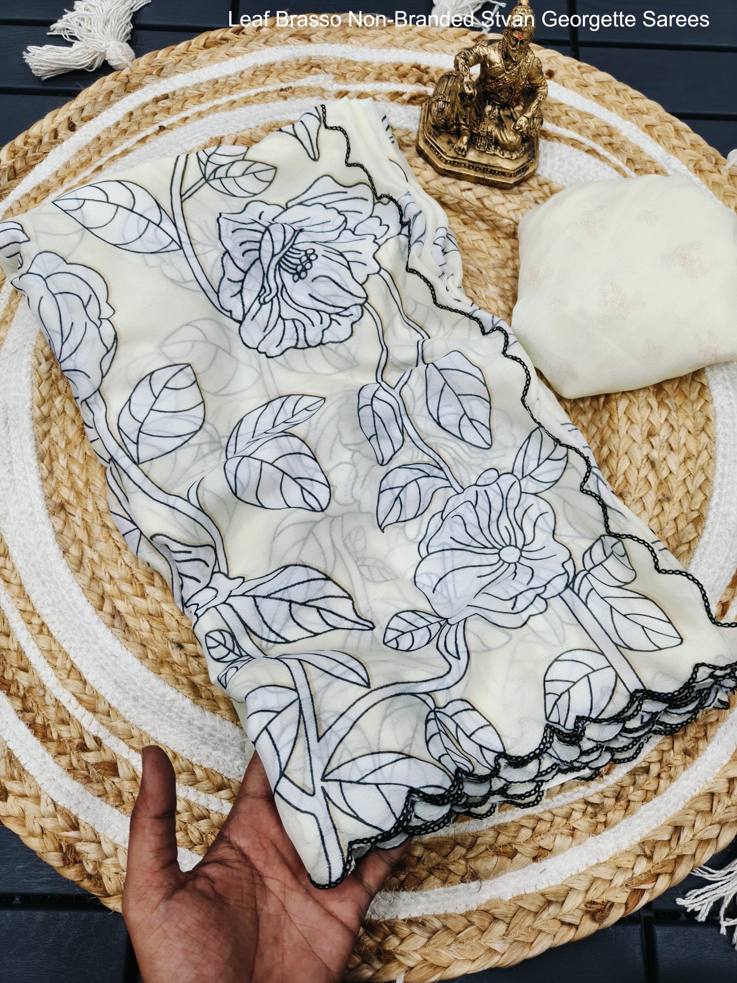 Leaf Brasso Non-Branded Stvan Georgette Sarees